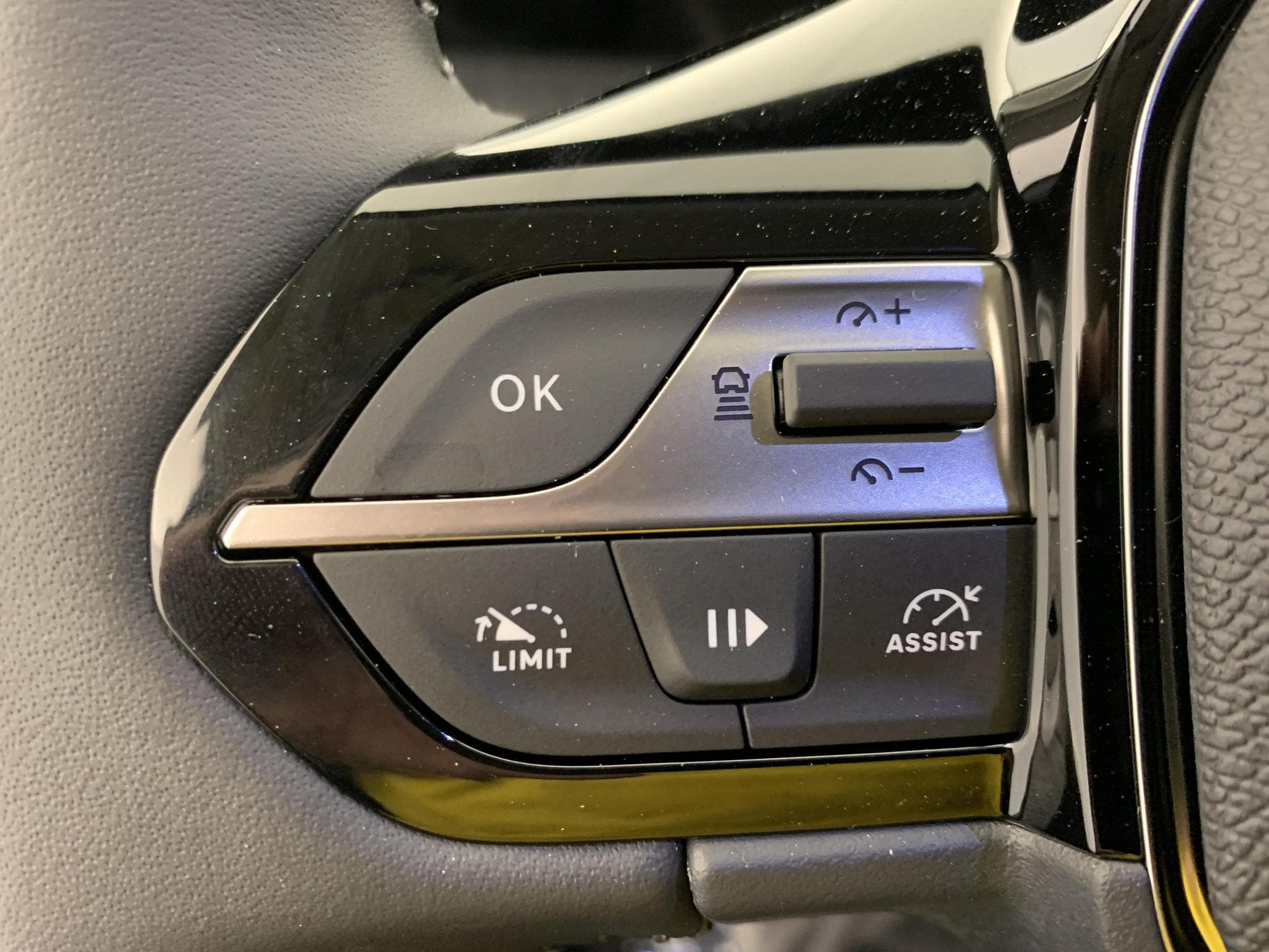 Peugeot 308 NOUVELLE HYBRID 145 E-DCS6 ALLURE (2026) - Photo 19