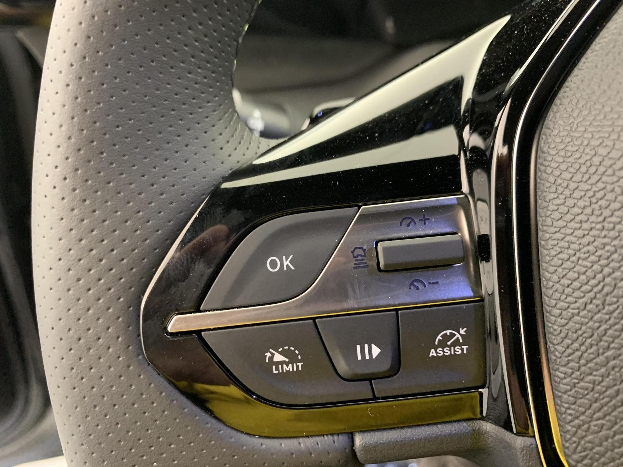 Peugeot 308 NOUVELLE Hybrid 145 e-DCS6 GT (2026) - Photo 19