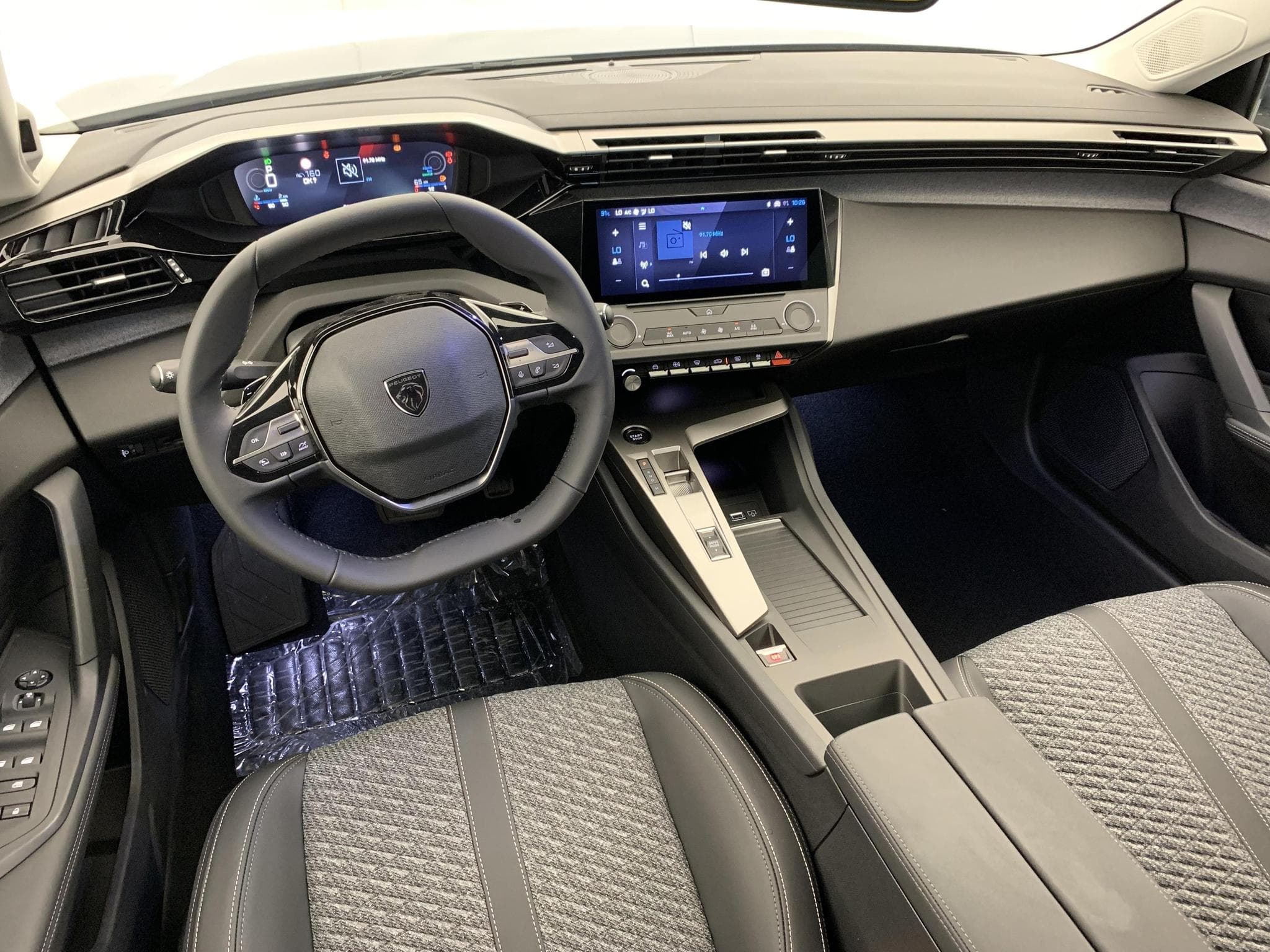 Peugeot 308 NOUVELLE HYBRID 145 E-DCS6 ALLURE (2026) - Photo 14
