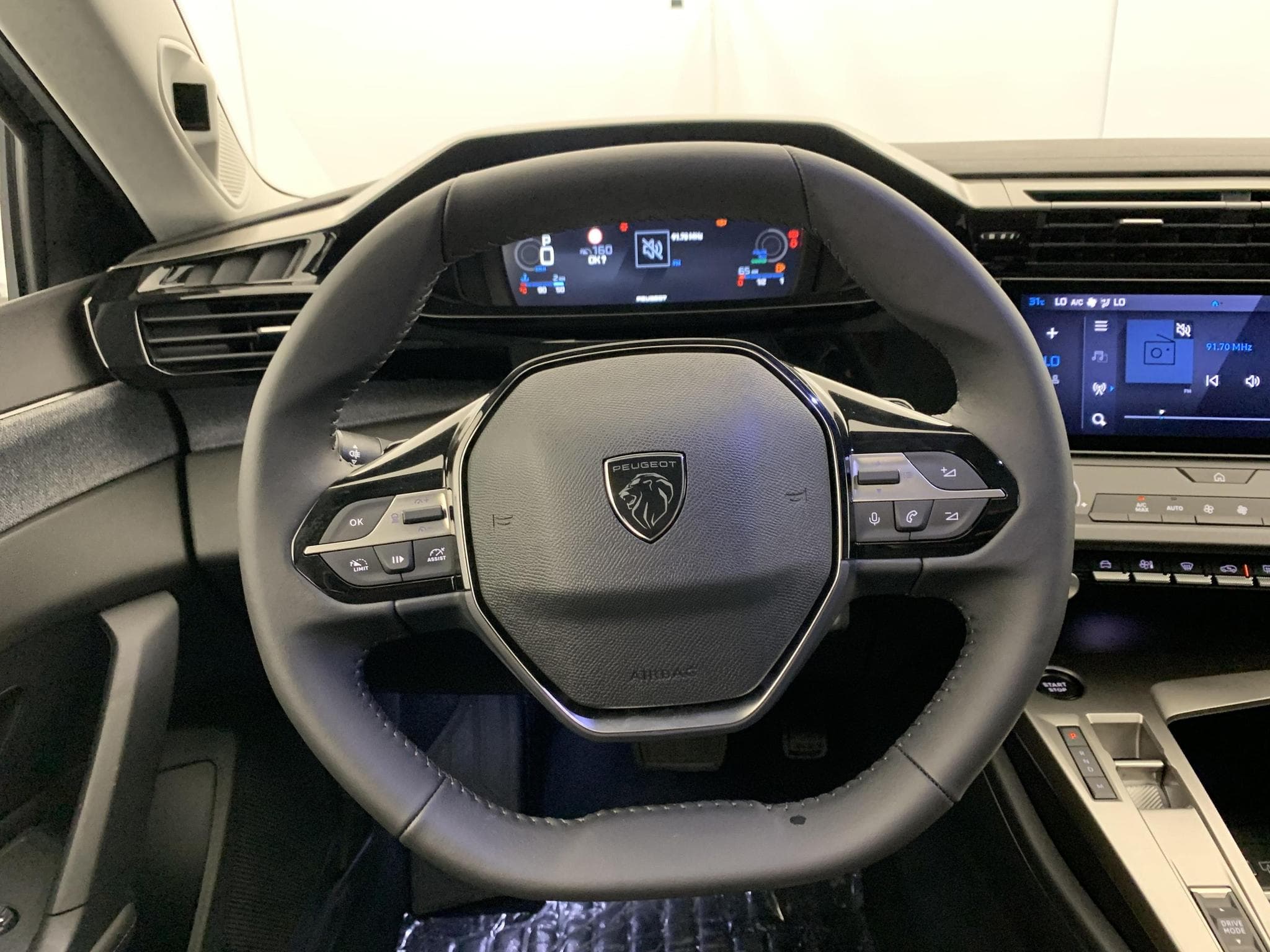 Peugeot 308 NOUVELLE HYBRID 145 E-DCS6 ALLURE (2026) - Photo 15