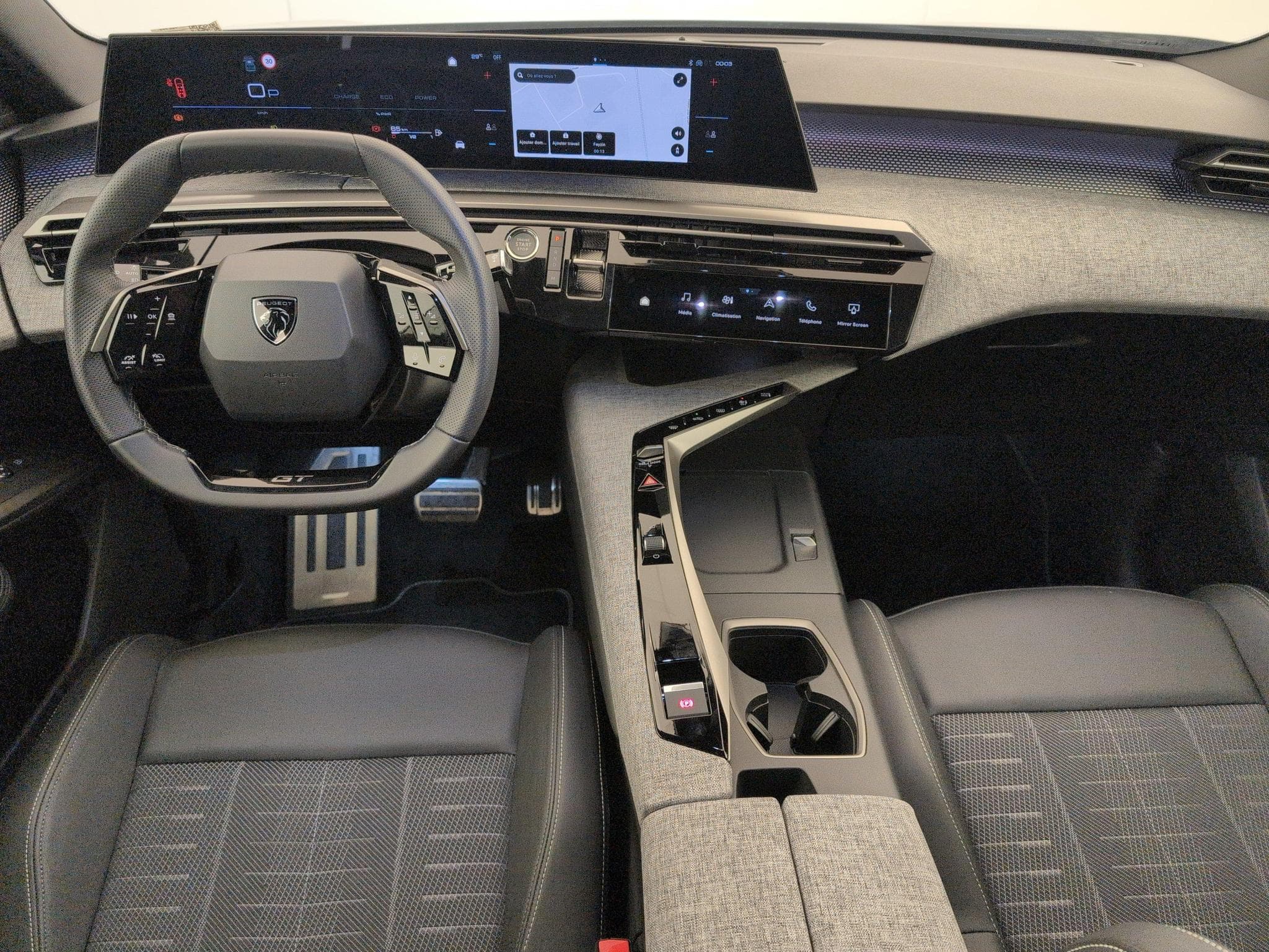 Peugeot 5008 HYBRID 145CH E-DCS6 GT (2025) - Photo 13