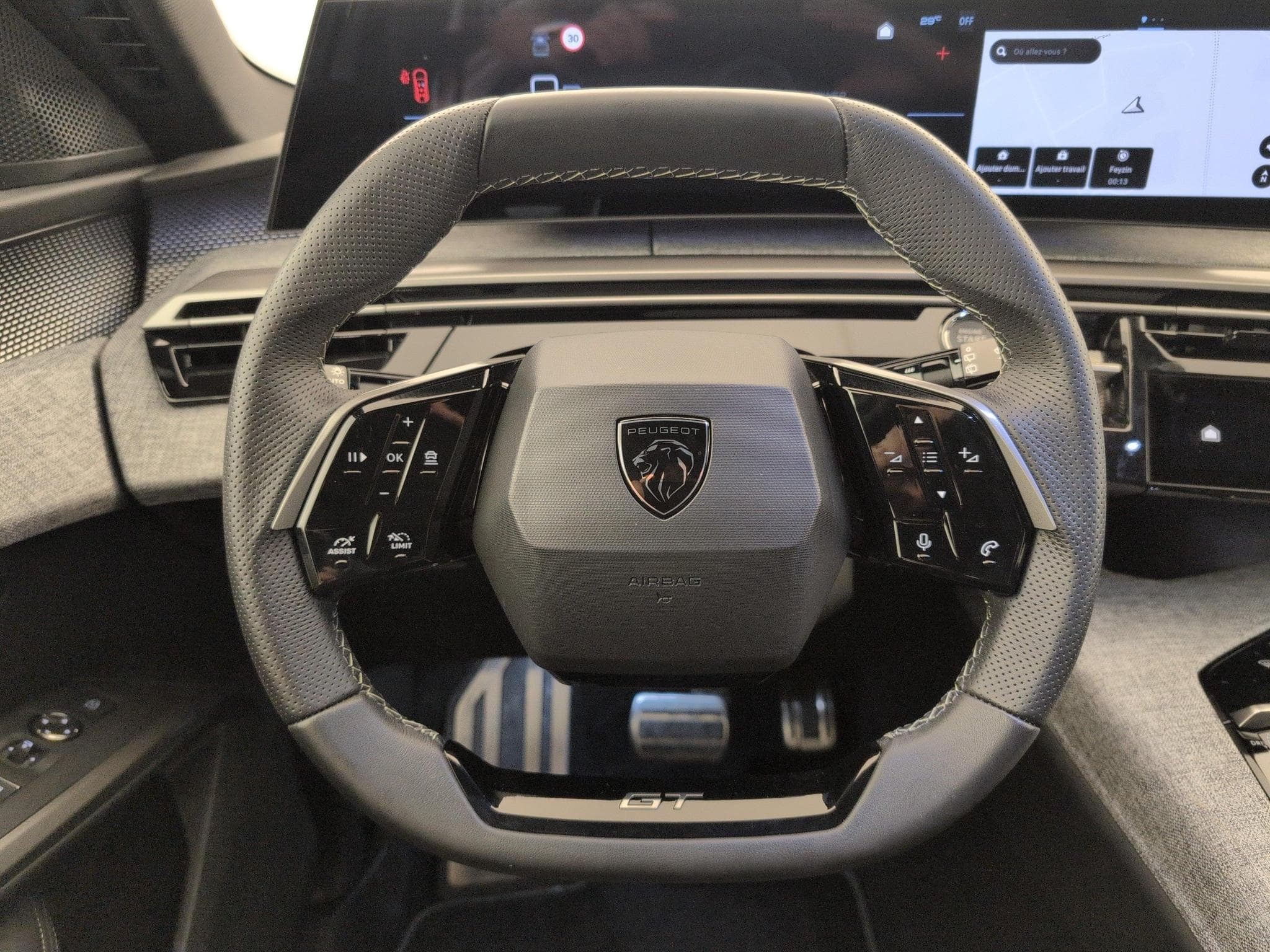 Peugeot 5008 HYBRID 145CH E-DCS6 GT (2025) - Photo 14