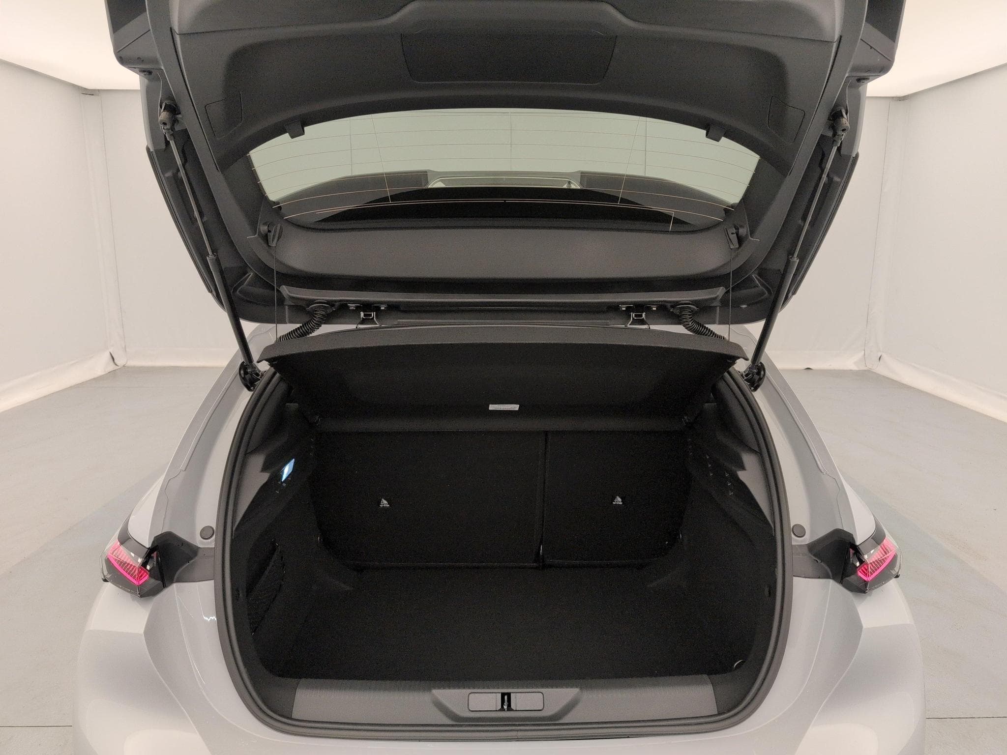 Peugeot 308 NOUVELLE HYBRID 145 E-DCS6 ALLURE (2026) - Photo 11