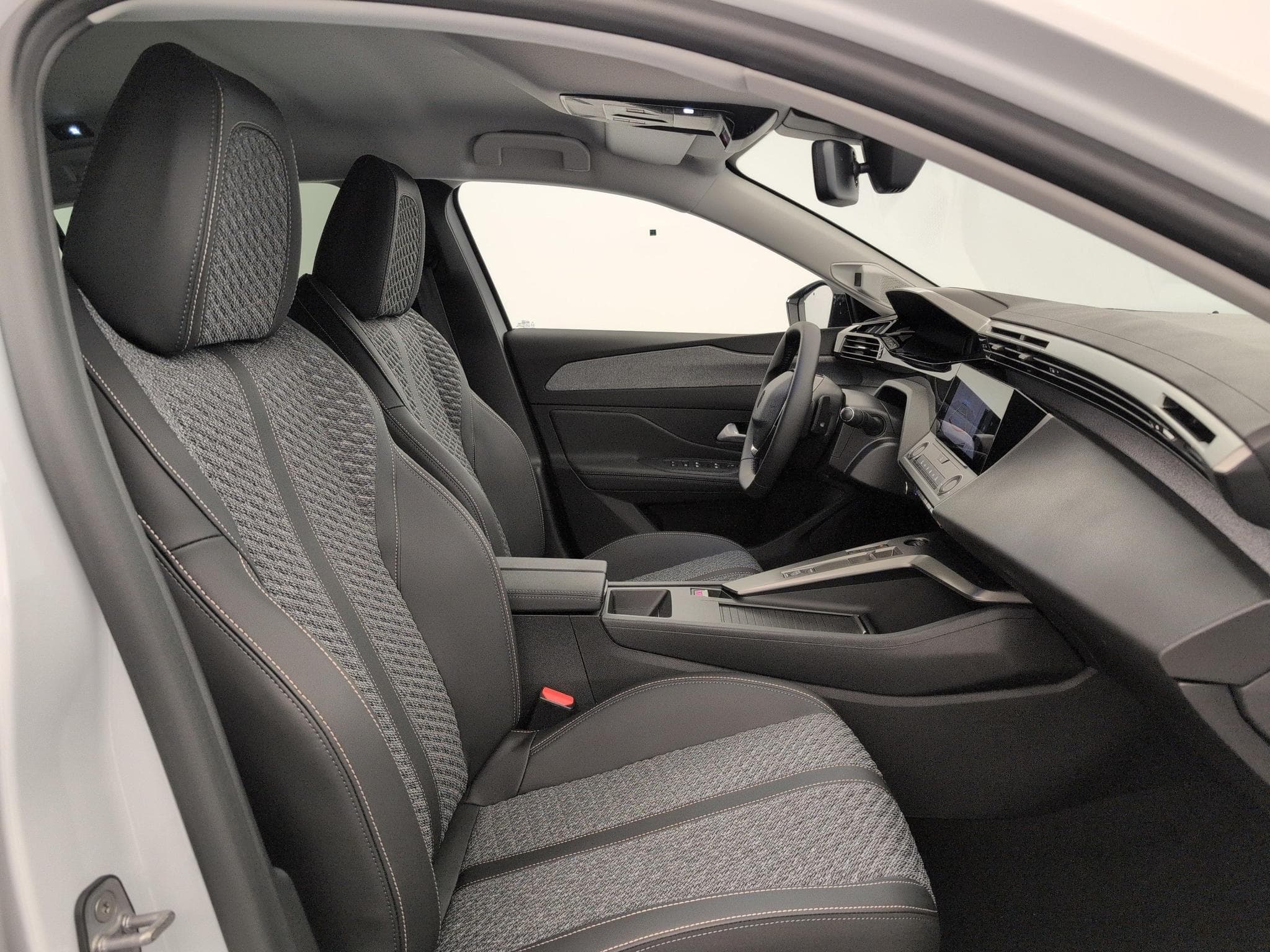 Peugeot 308 NOUVELLE HYBRID 145 E-DCS6 ALLURE (2026) - Photo 9