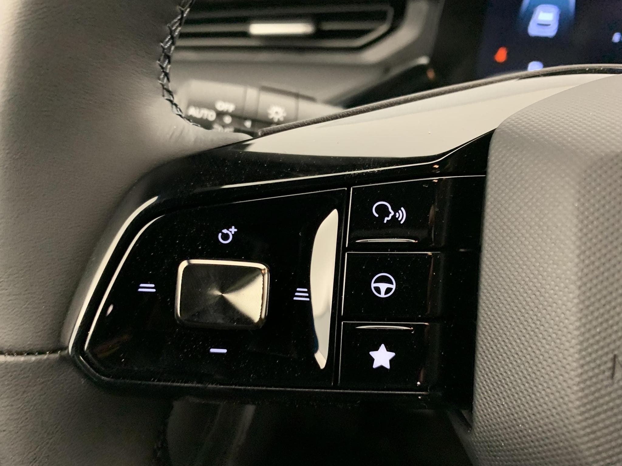Mg MG3 1.5 L Hybrid+ 195 ch Luxury (2025) - Photo 15