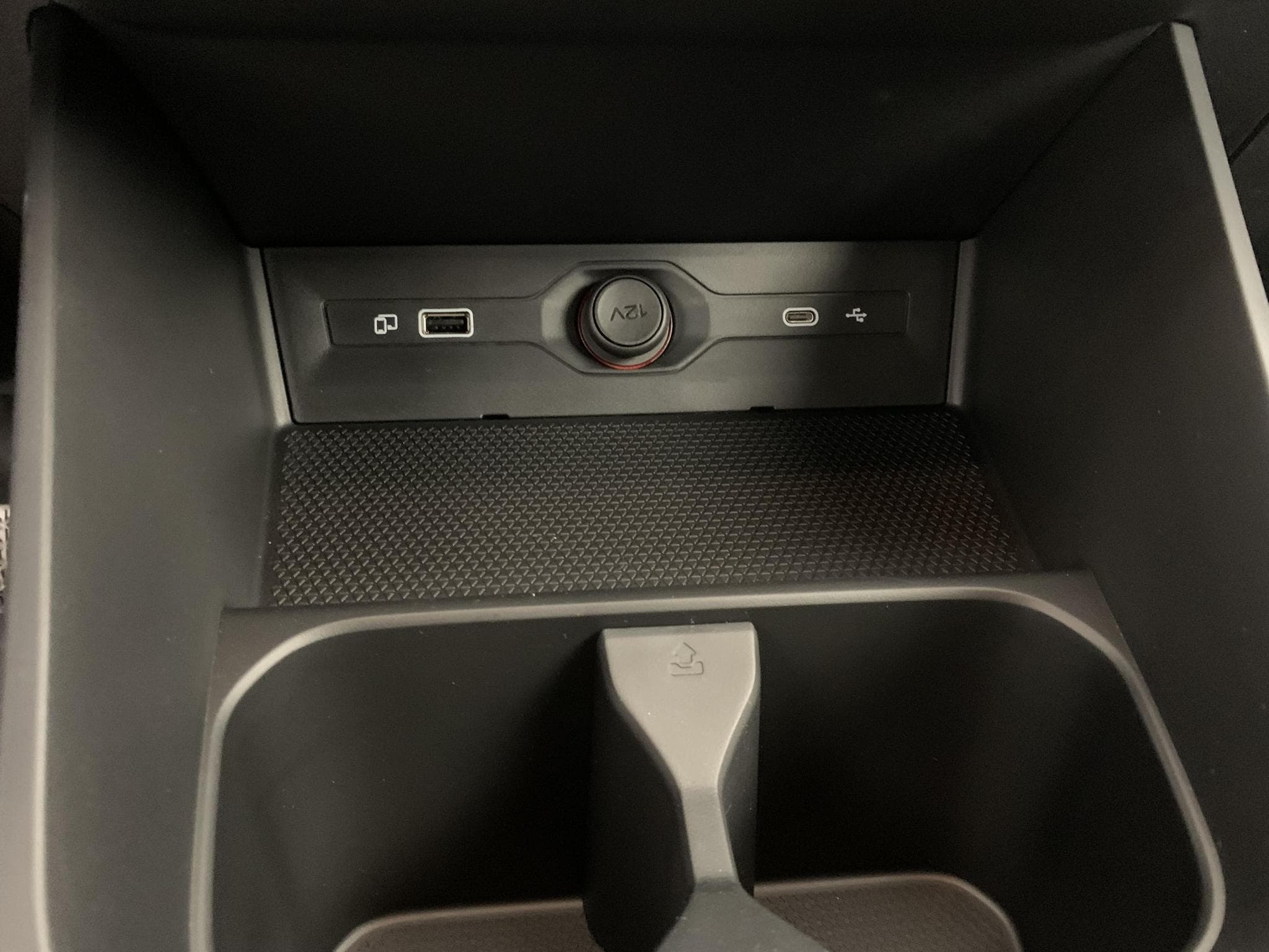 Mg MG3 1.5 L Hybrid+ 195 ch Luxury (2025) - Photo 17