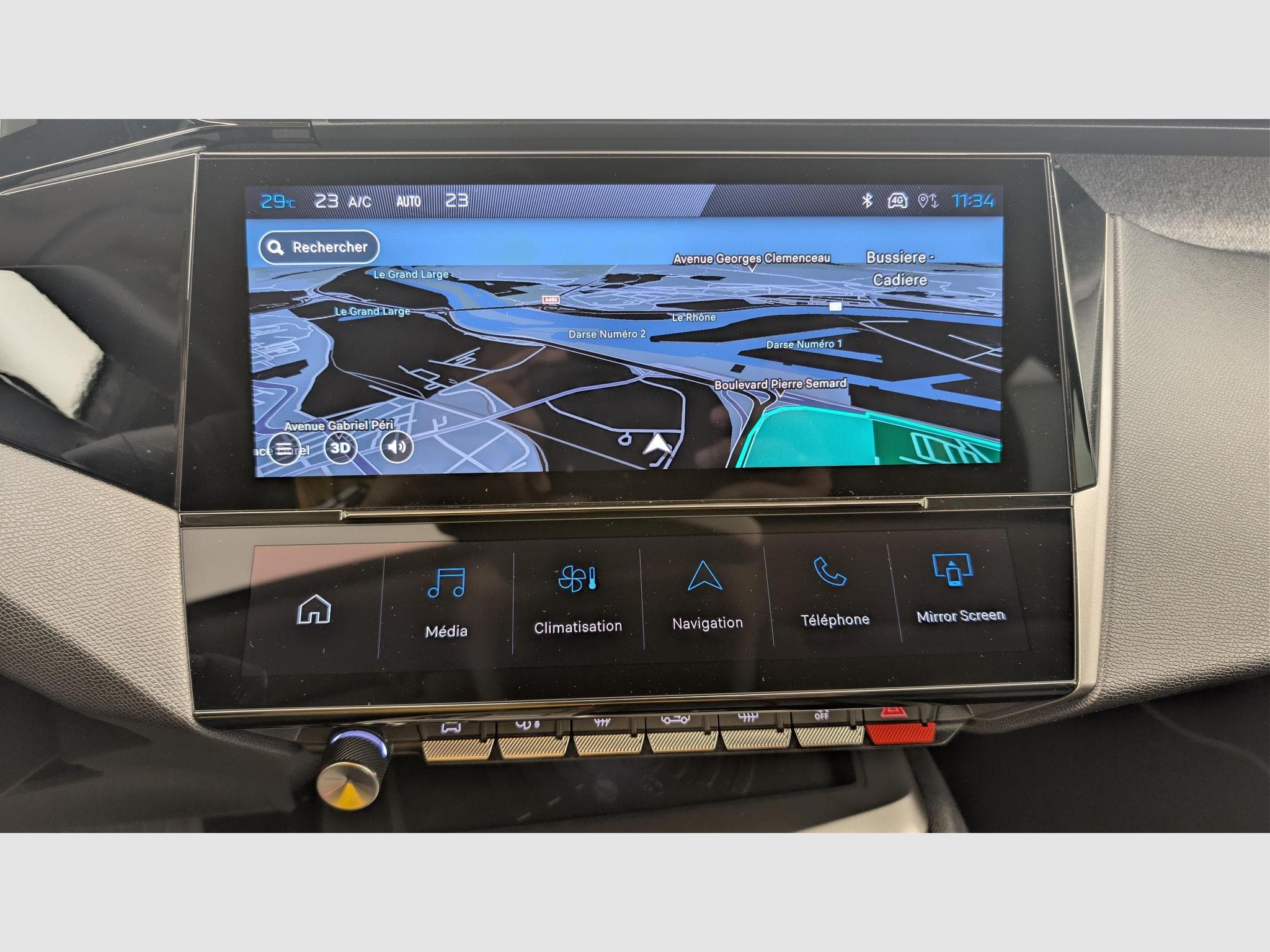 Peugeot 308 Hybrid 145 e-DCS6 Allure (2025) - Photo 18
