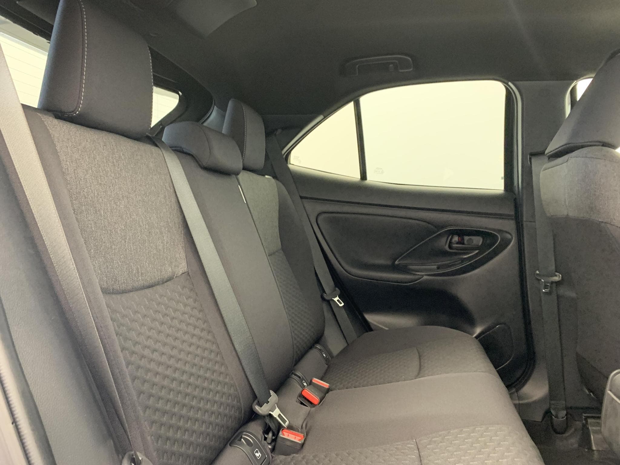 Toyota Yaris Cross Hybride 130h 2WD Design (2026) - Photo 10
