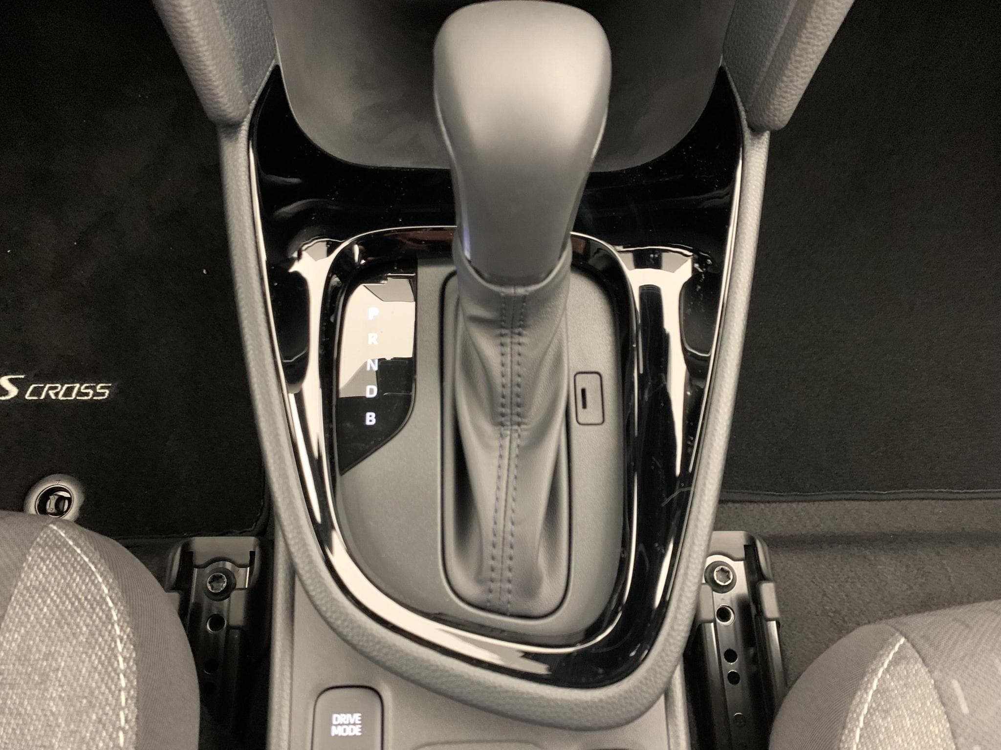 Toyota Yaris Cross Hybride 130h 2WD Design (2026) - Photo 16