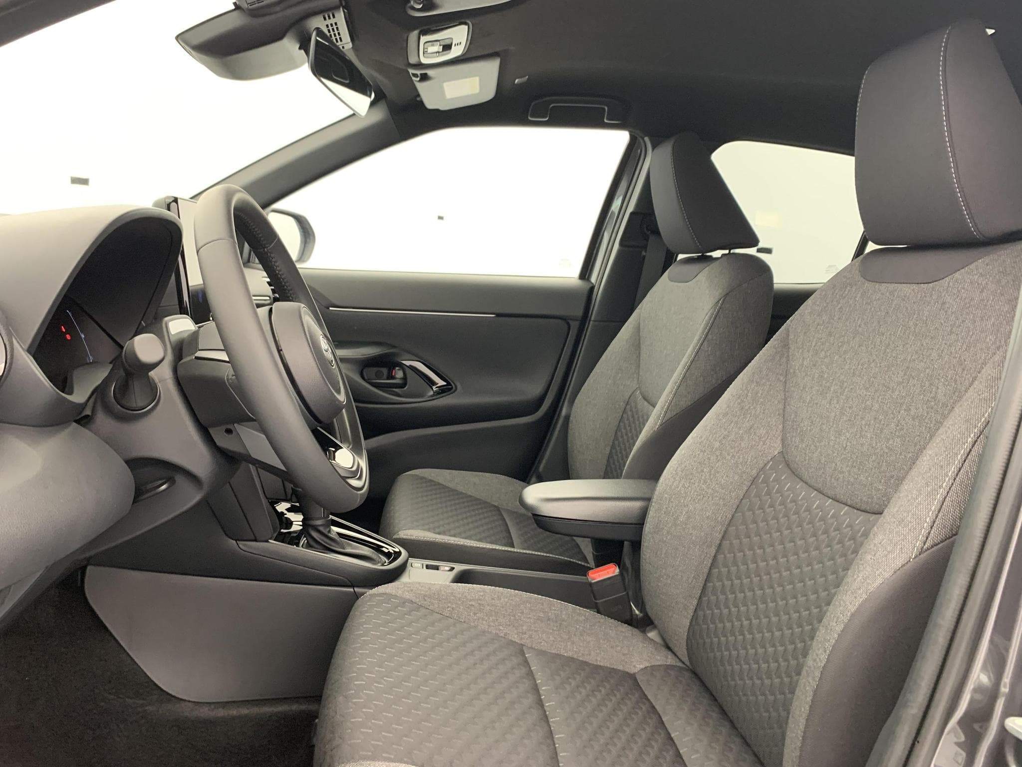 Toyota Yaris Cross Hybride 130h 2WD Design (2026) - Photo 20