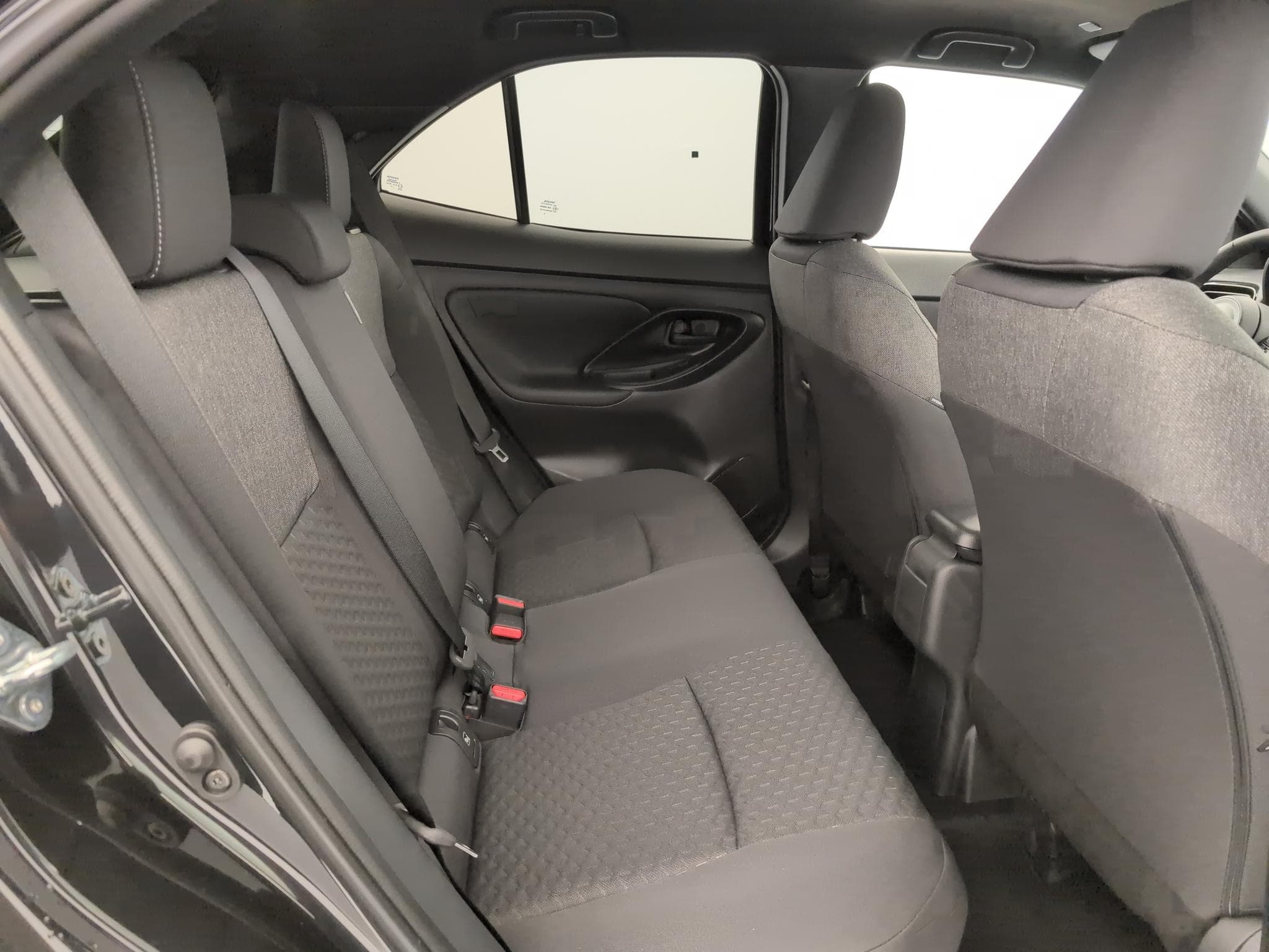 Toyota Yaris Cross Hybride 130h 2WD Design (2026) - Photo 10