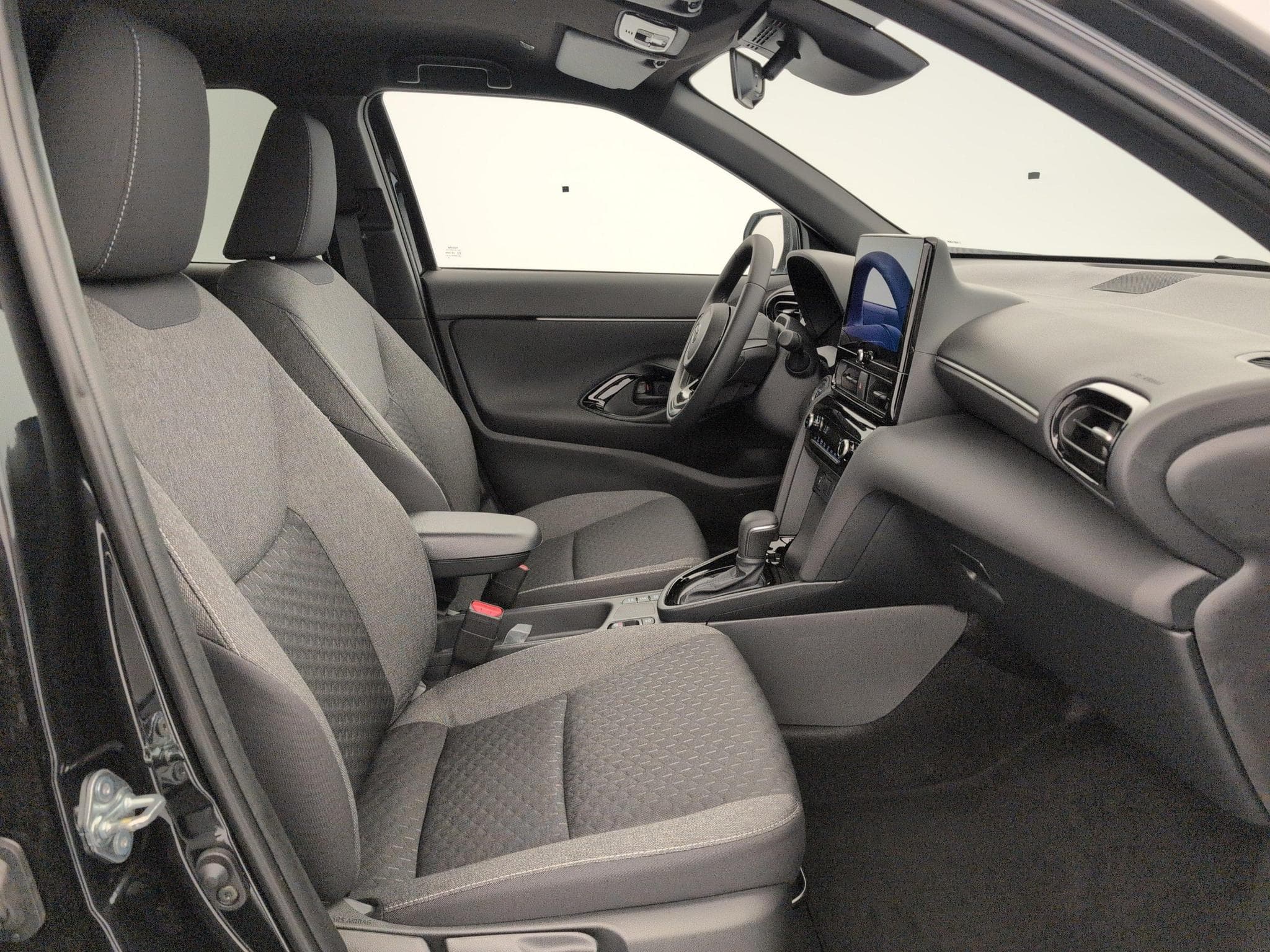 Toyota Yaris Cross Hybride 130h 2WD Design (2026) - Photo 9