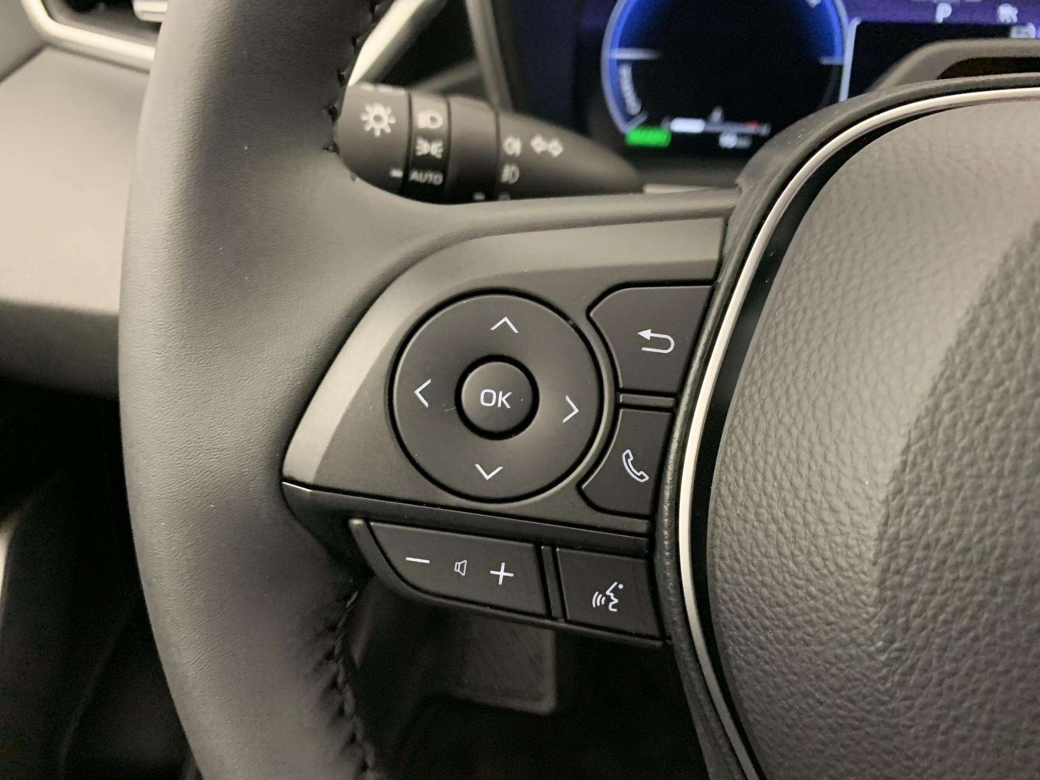 Toyota Corolla Touring Spor 140ch Dynamic Business (2025) - Photo 12