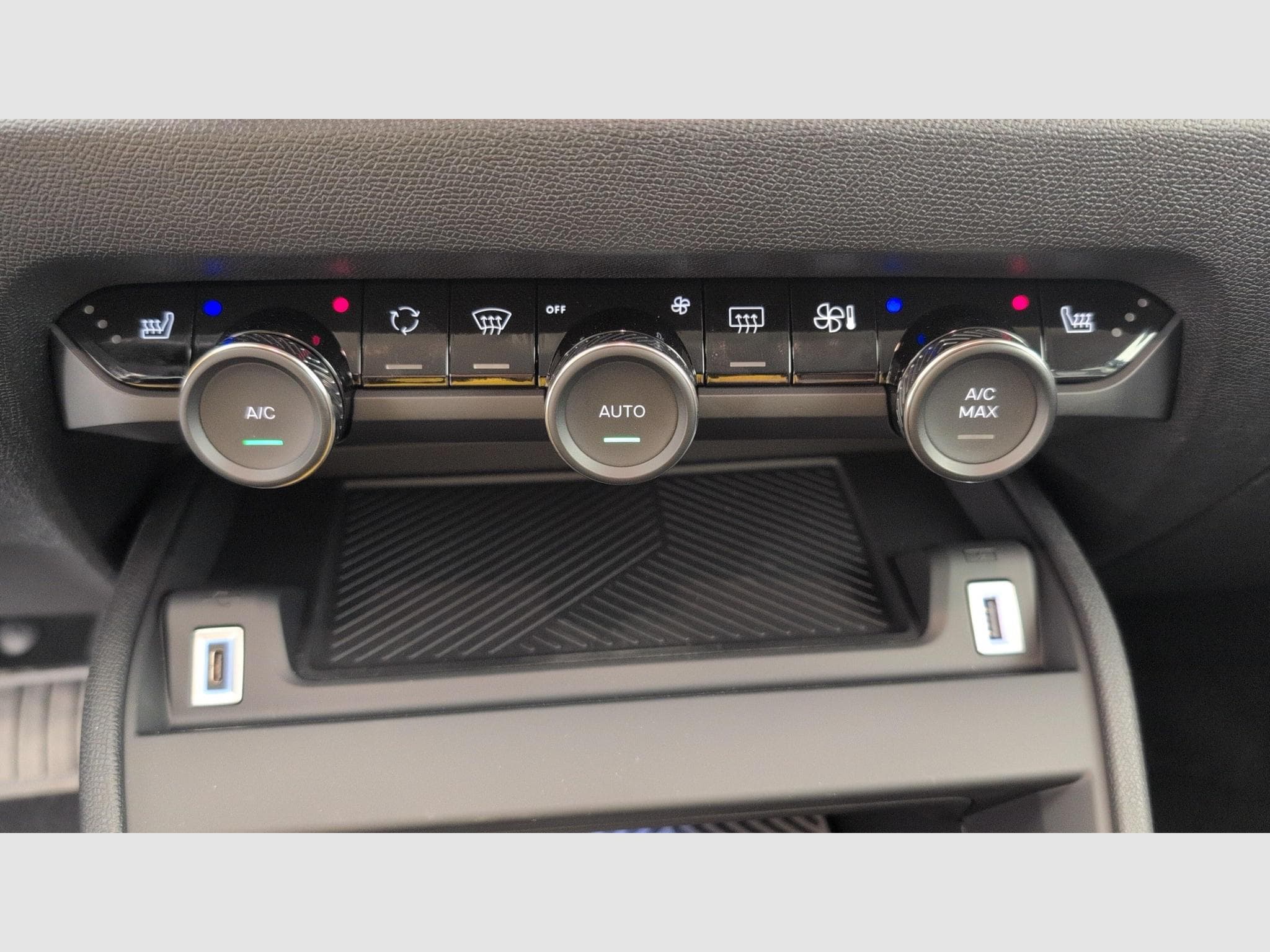 CitroëN C4 PureTech 130 EAT8 Max (2025) - Photo 13