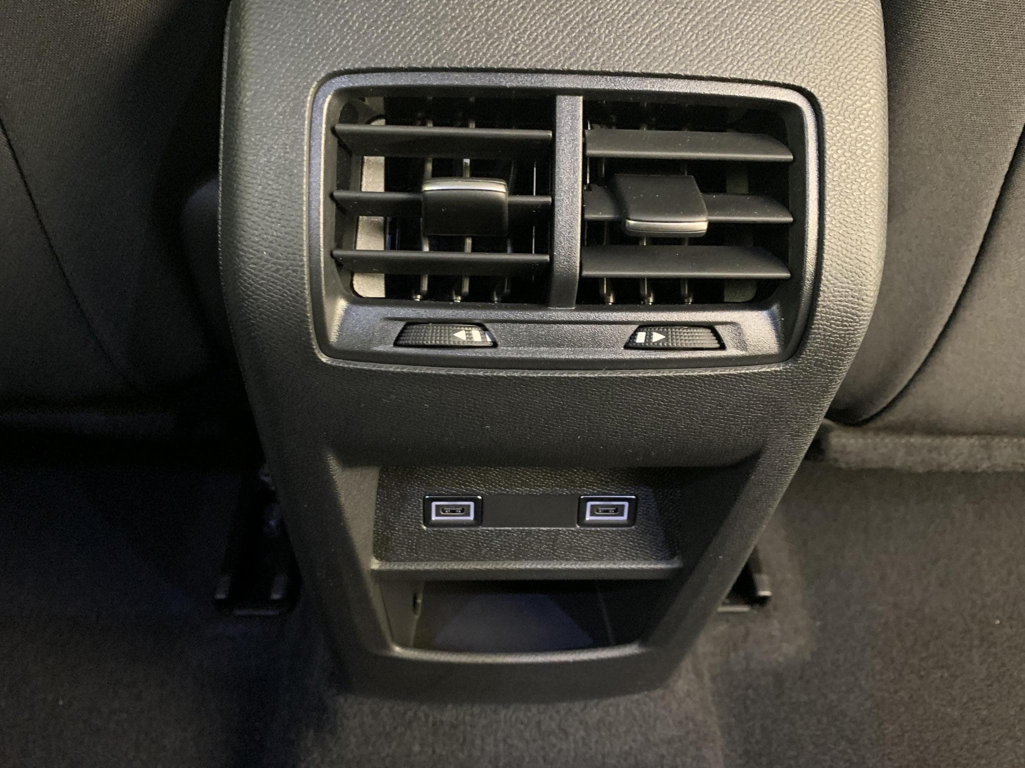 Peugeot 308 NOUVELLE BLUEHDI 130CH S&S EAT8 ALLURE (2026) - Photo 17