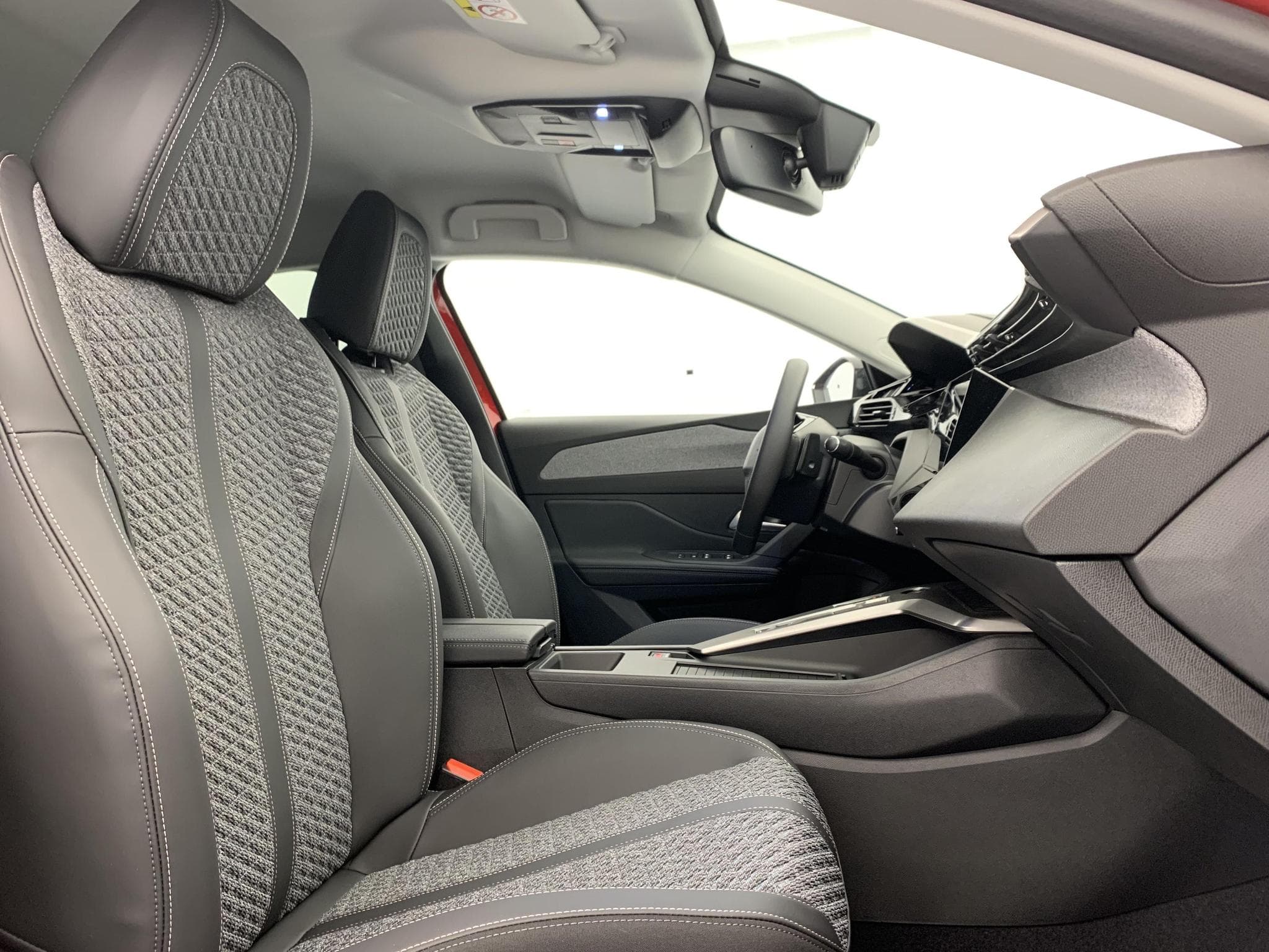 Peugeot 308 NOUVELLE BLUEHDI 130CH S&S EAT8 ALLURE (2026) - Photo 6