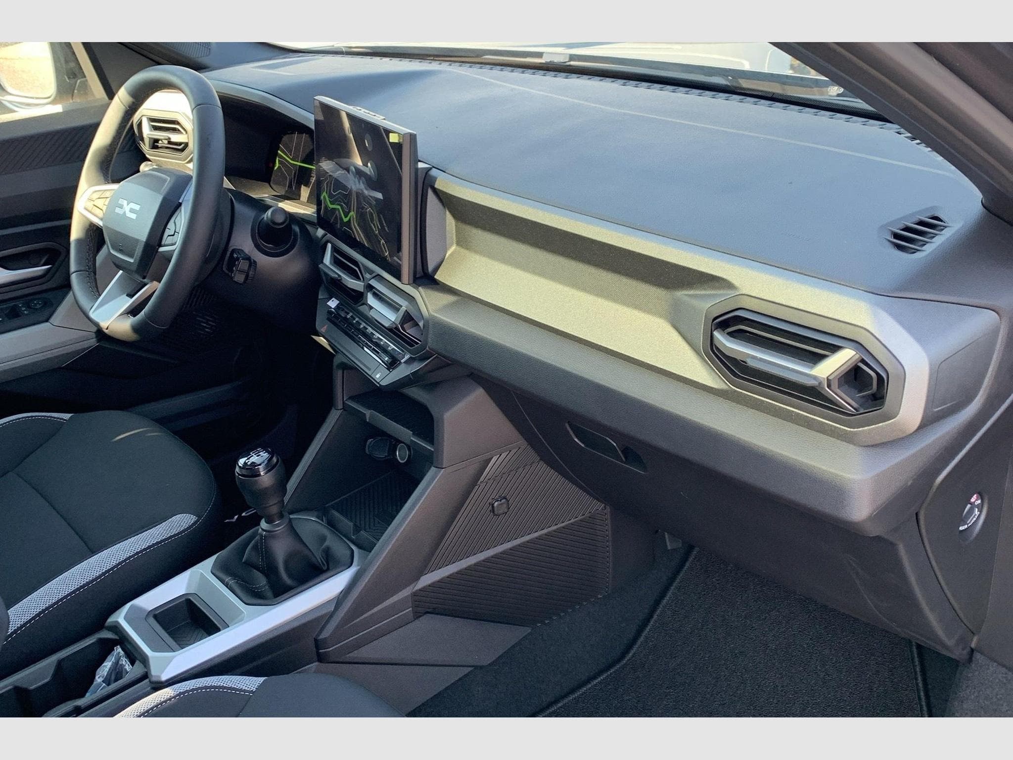 Dacia BIGSTER Mild Hybrid 140 Journey (2026) - Photo 17