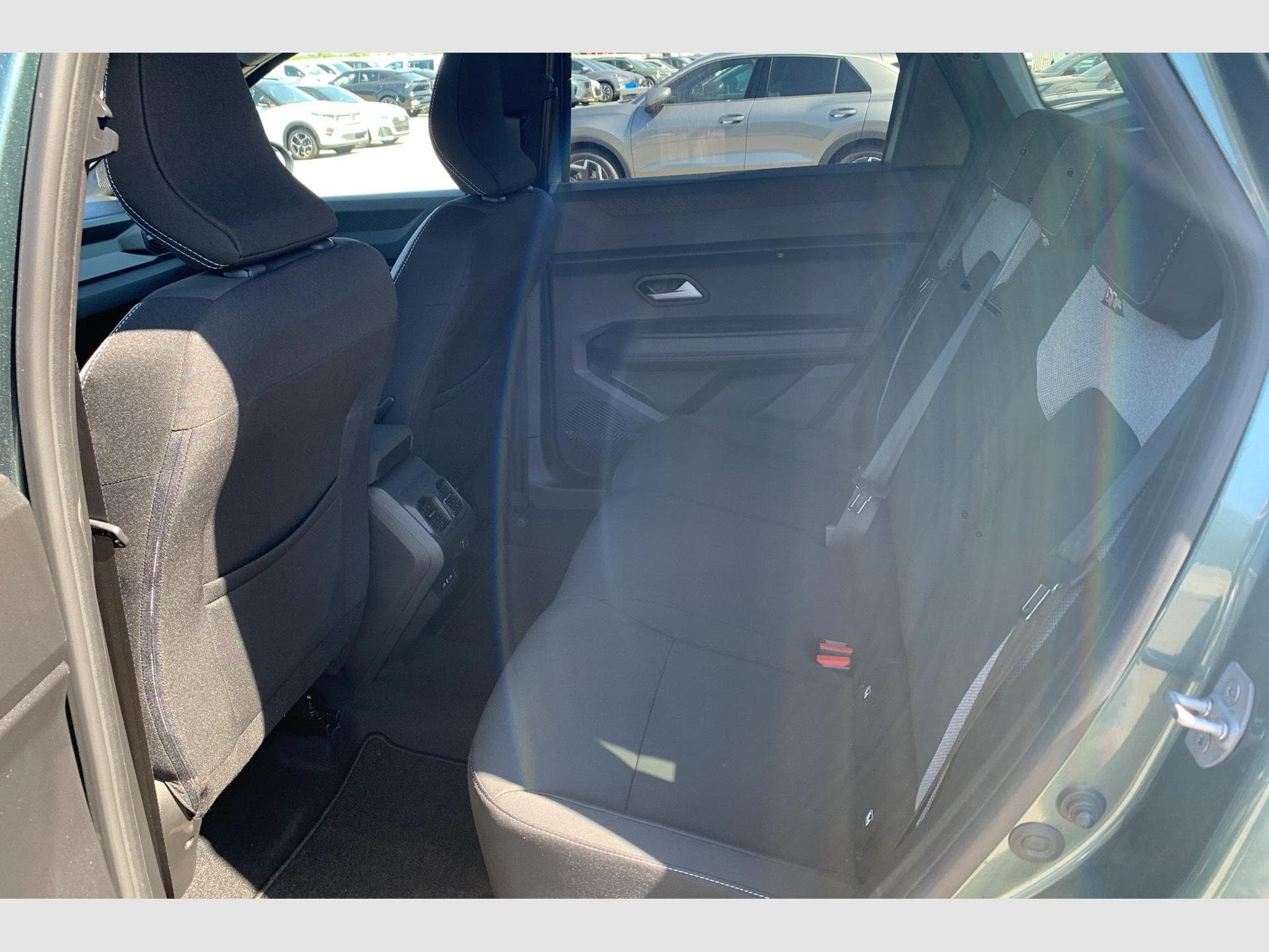 Dacia BIGSTER Mild Hybrid 140 Journey (2026) - Photo 9