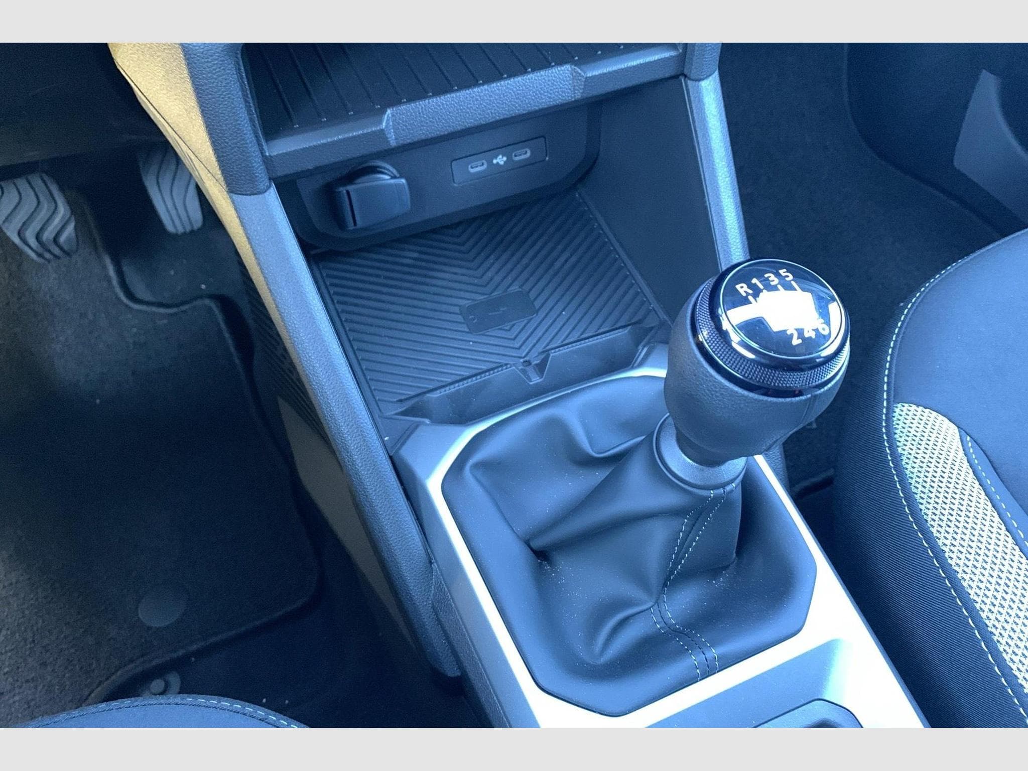 Dacia BIGSTER Mild Hybrid 140 Journey (2026) - Photo 15