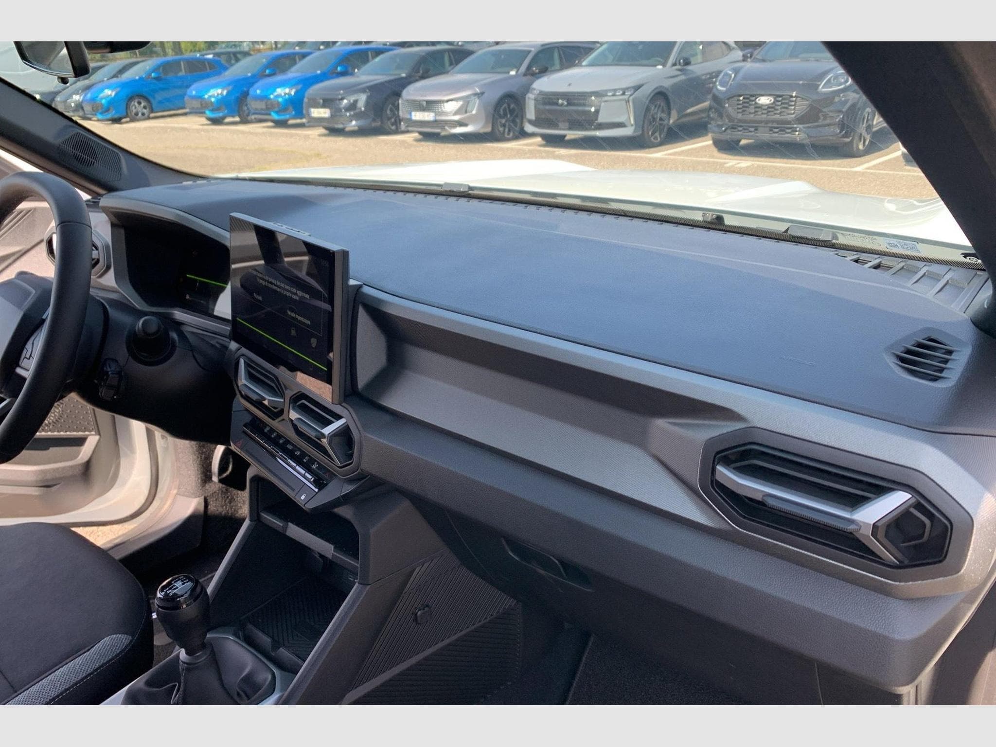Dacia BIGSTER Mild Hybrid 140 Journey (2026) - Photo 10
