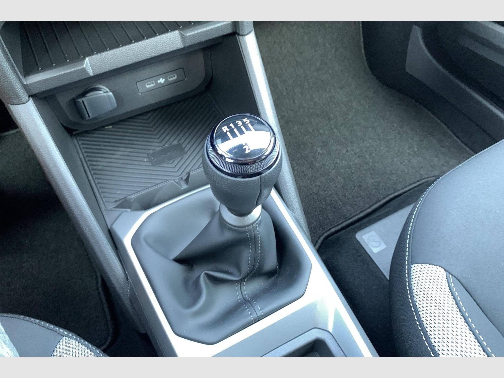 Dacia BIGSTER Mild Hybrid 140 Journey (2026) - Photo 14