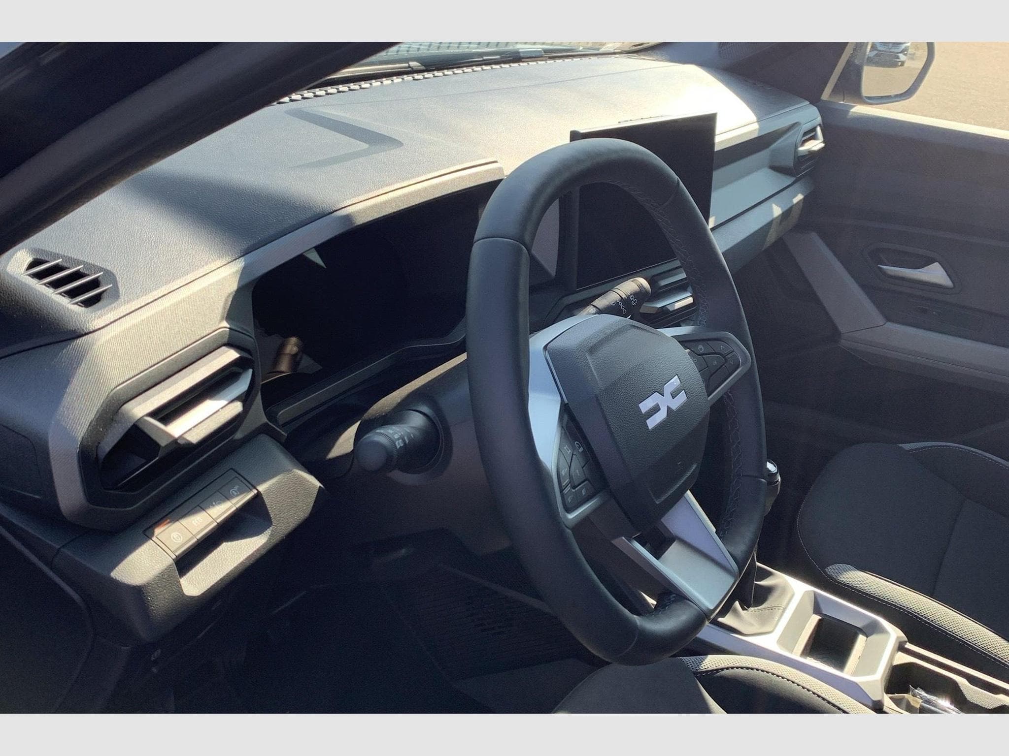 Dacia BIGSTER Mild Hybrid 140 Journey (2026) - Photo 10