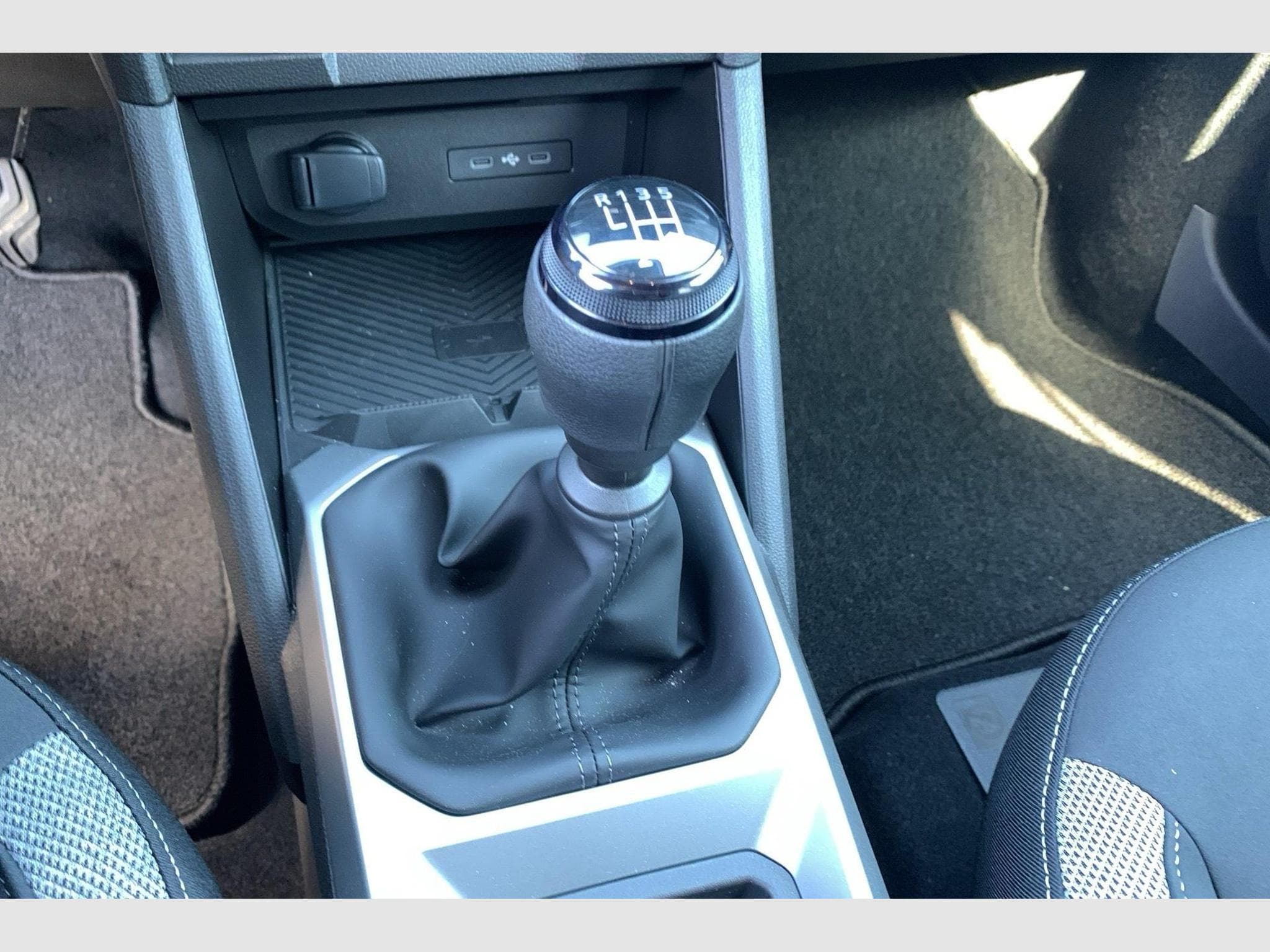 Dacia BIGSTER Mild Hybrid 140 Journey (2026) - Photo 14