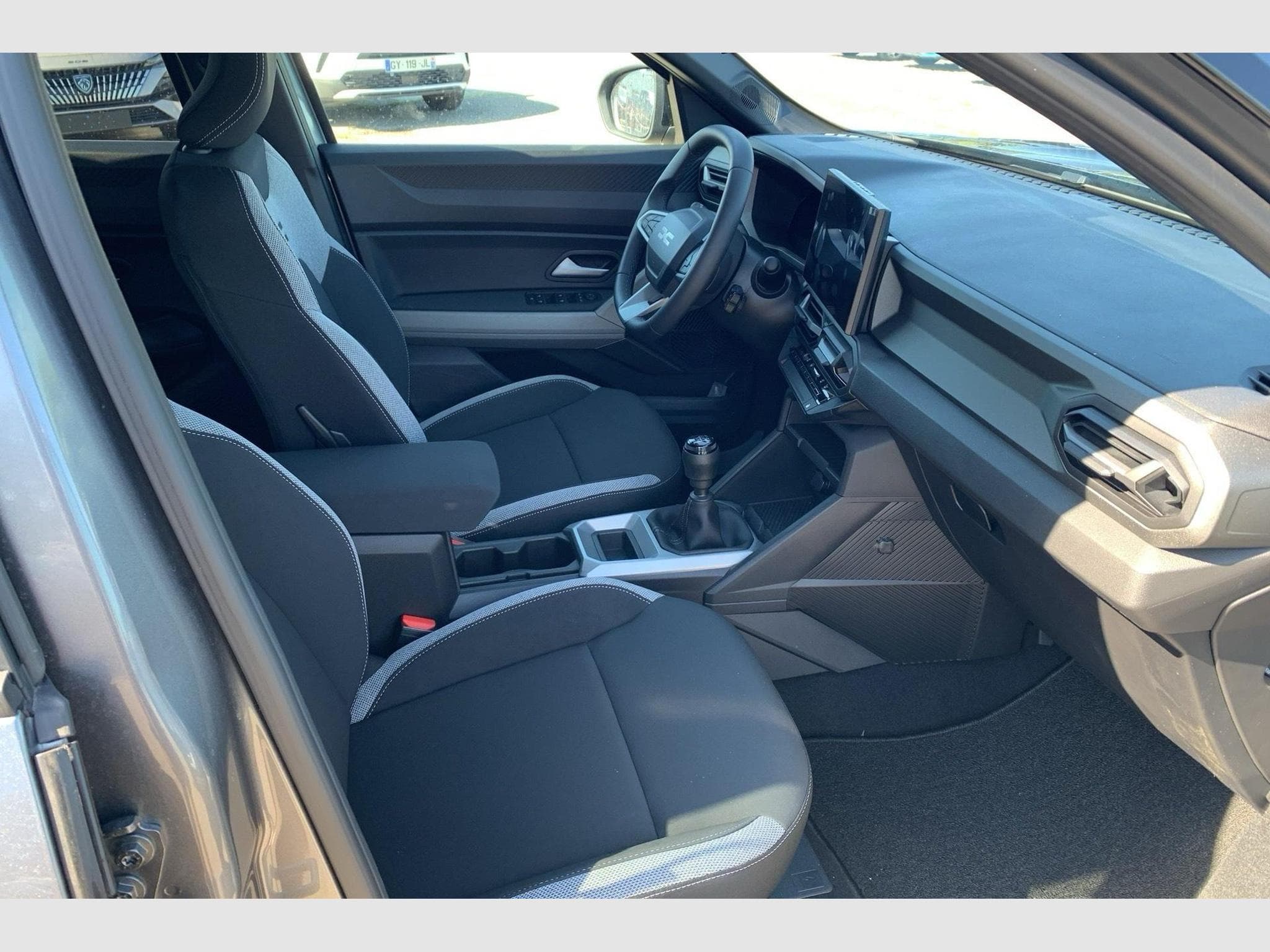 Dacia BIGSTER Mild Hybrid 140 Journey (2026) - Photo 7