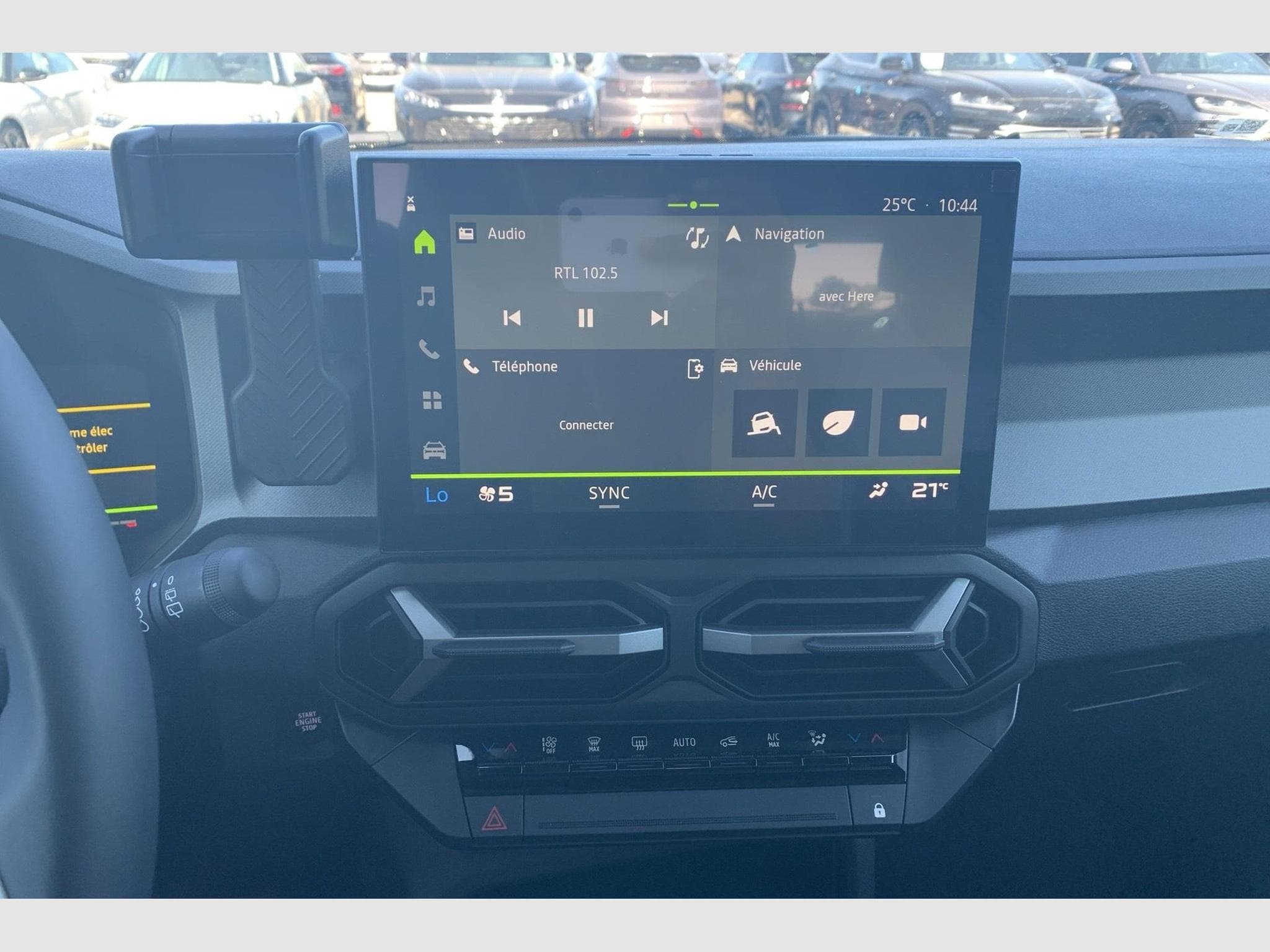 Dacia BIGSTER Mild Hybrid 140 Journey (2026) - Photo 16