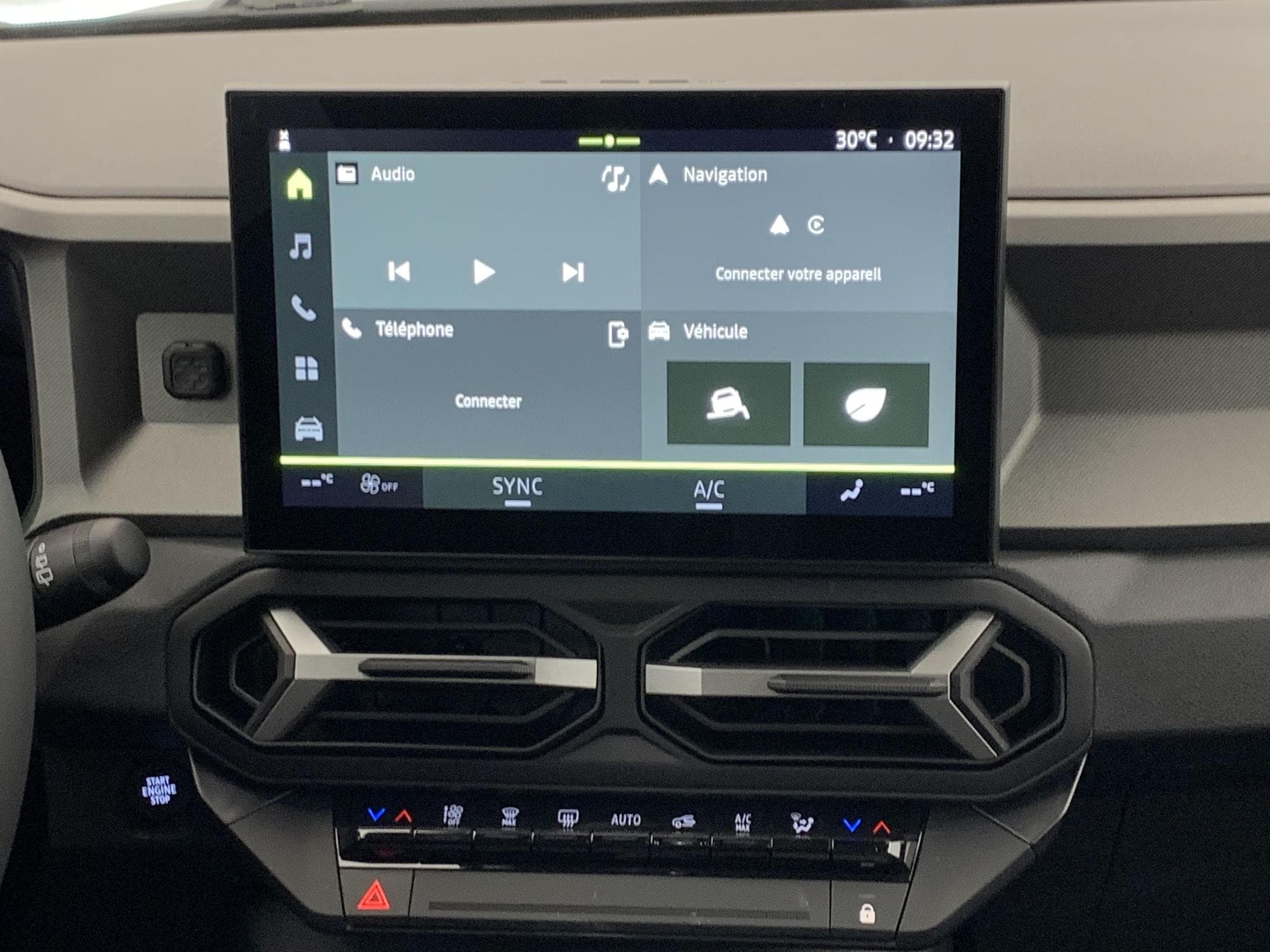 Dacia BIGSTER Mild Hybrid 140 Journey (2026) - Photo 18