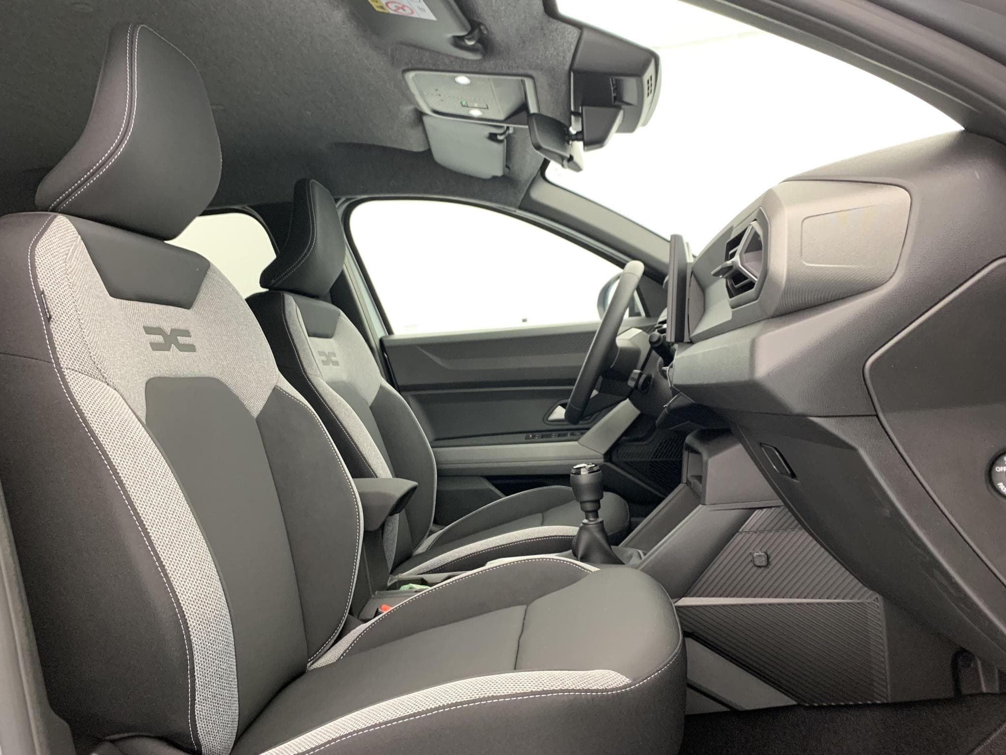 Dacia BIGSTER Mild Hybrid 140 Journey (2026) - Photo 9
