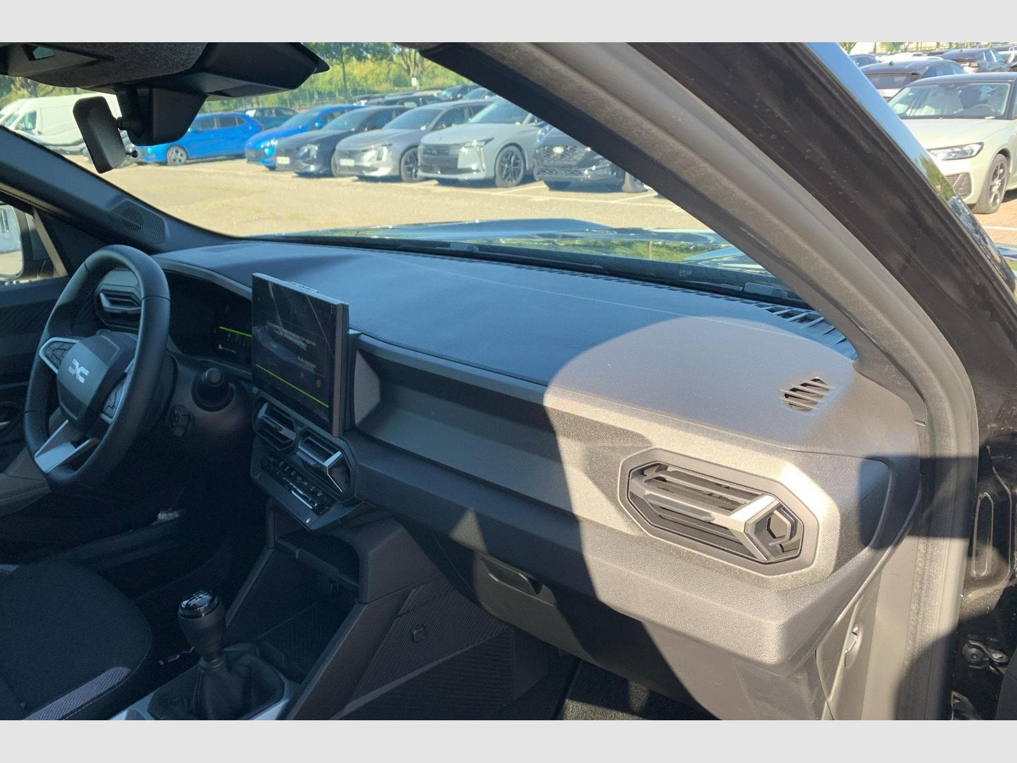 Dacia BIGSTER Mild Hybrid 140 Journey (2026) - Photo 12