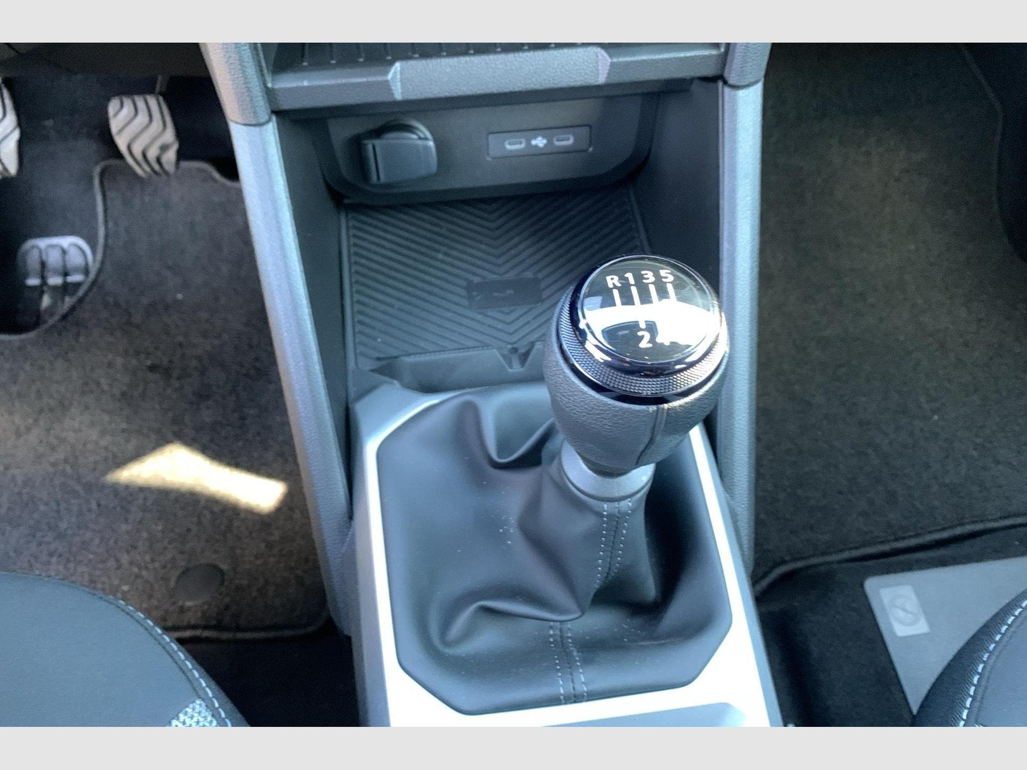 Dacia BIGSTER Mild Hybrid 140 Journey (2026) - Photo 16