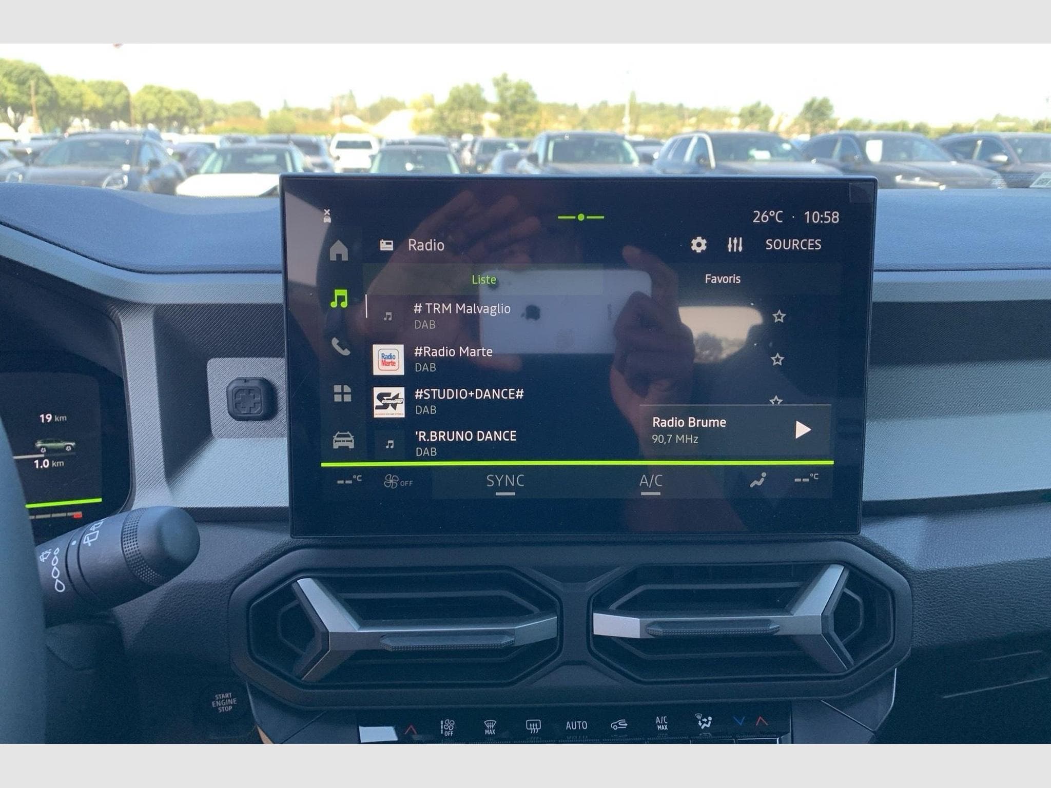Dacia BIGSTER Mild Hybrid 140 Journey (2026) - Photo 17