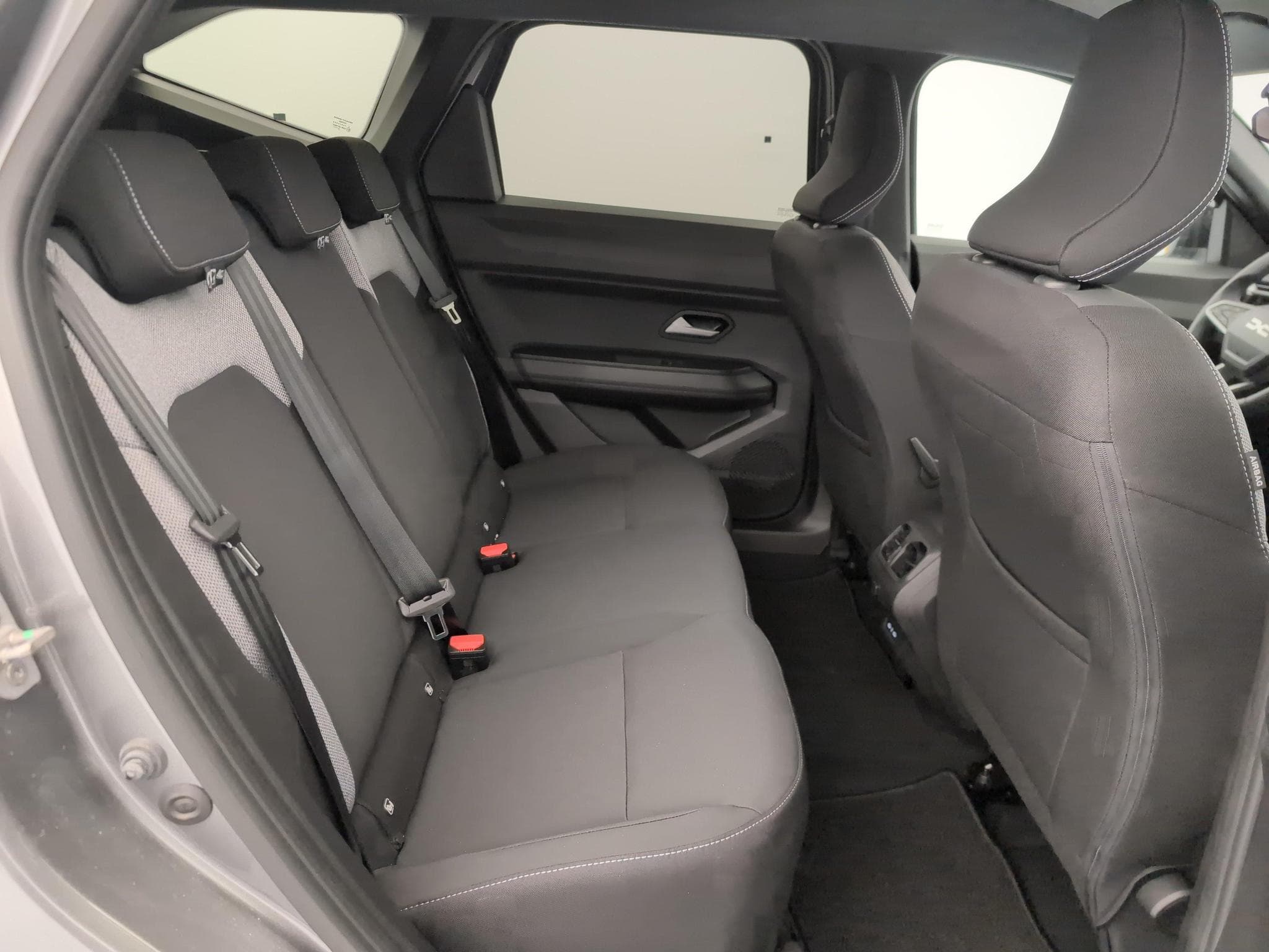 Dacia BIGSTER Mild Hybrid 140 Journey (2026) - Photo 10