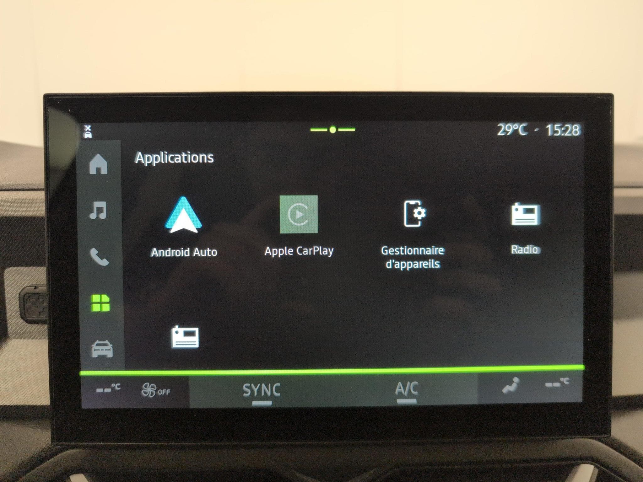 Dacia BIGSTER Mild Hybrid 140 Journey (2026) - Photo 17