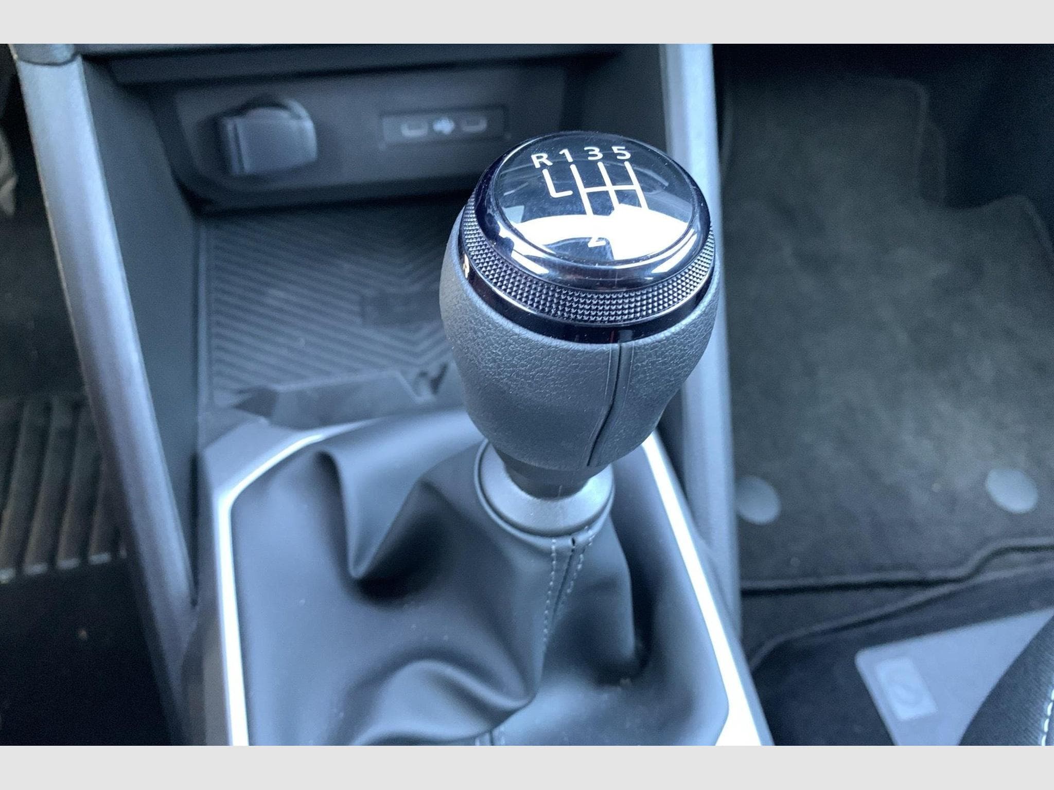 Dacia BIGSTER Mild Hybrid 140 Journey (2026) - Photo 16
