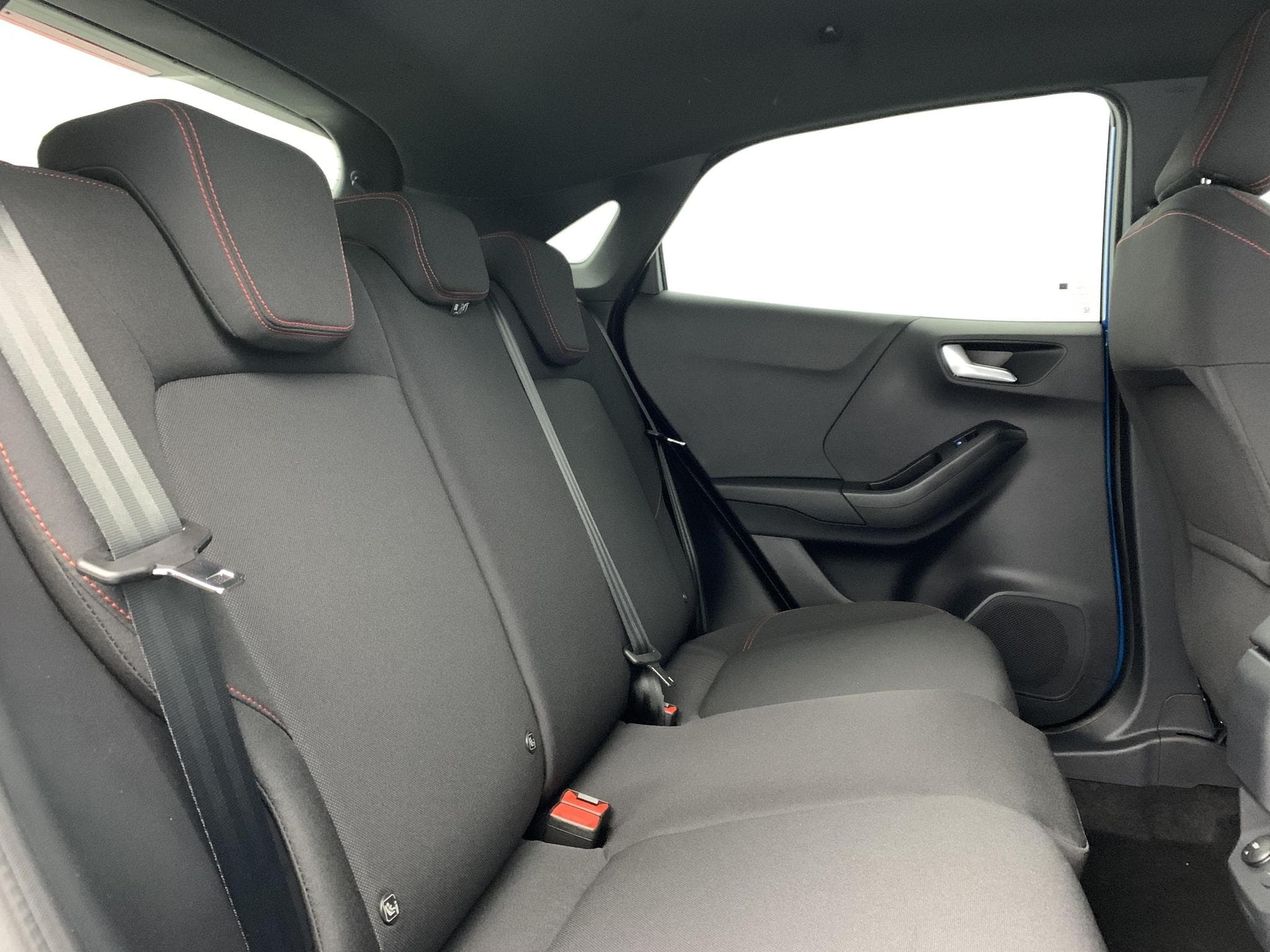 Ford PUMA 1.0 EcoBoost 125 ch mHEV S&S Powershift ST-Line (2026) - Photo 10
