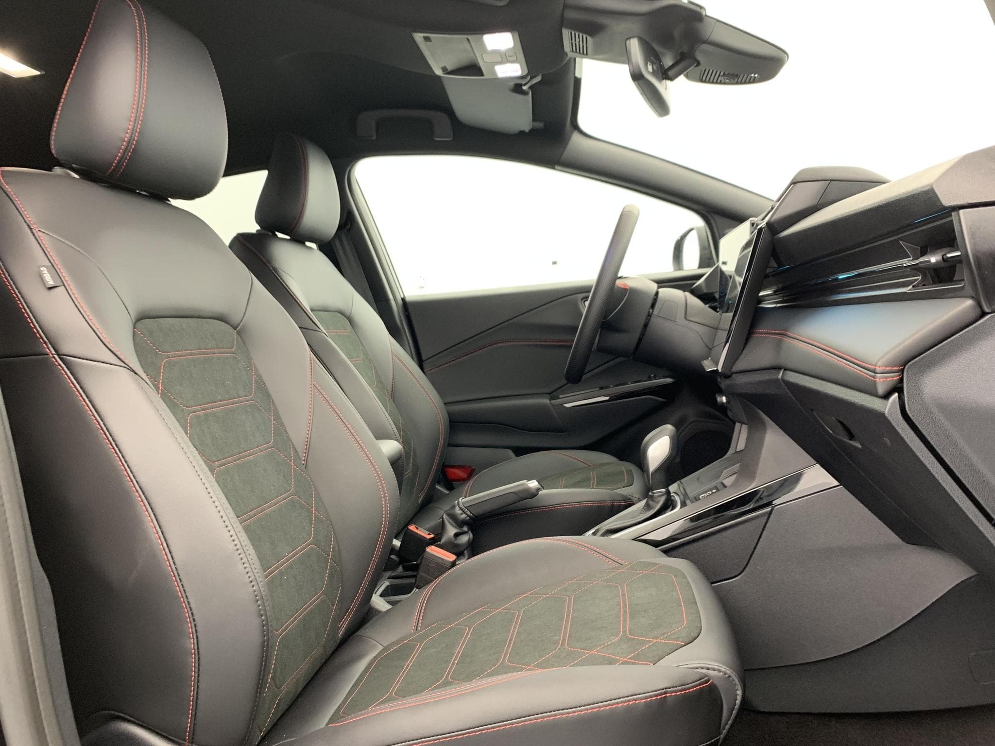Ford PUMA 1.0 EcoBoost 125 ch mHEV S&S Powershift ST-Line X (2026) - Photo 9