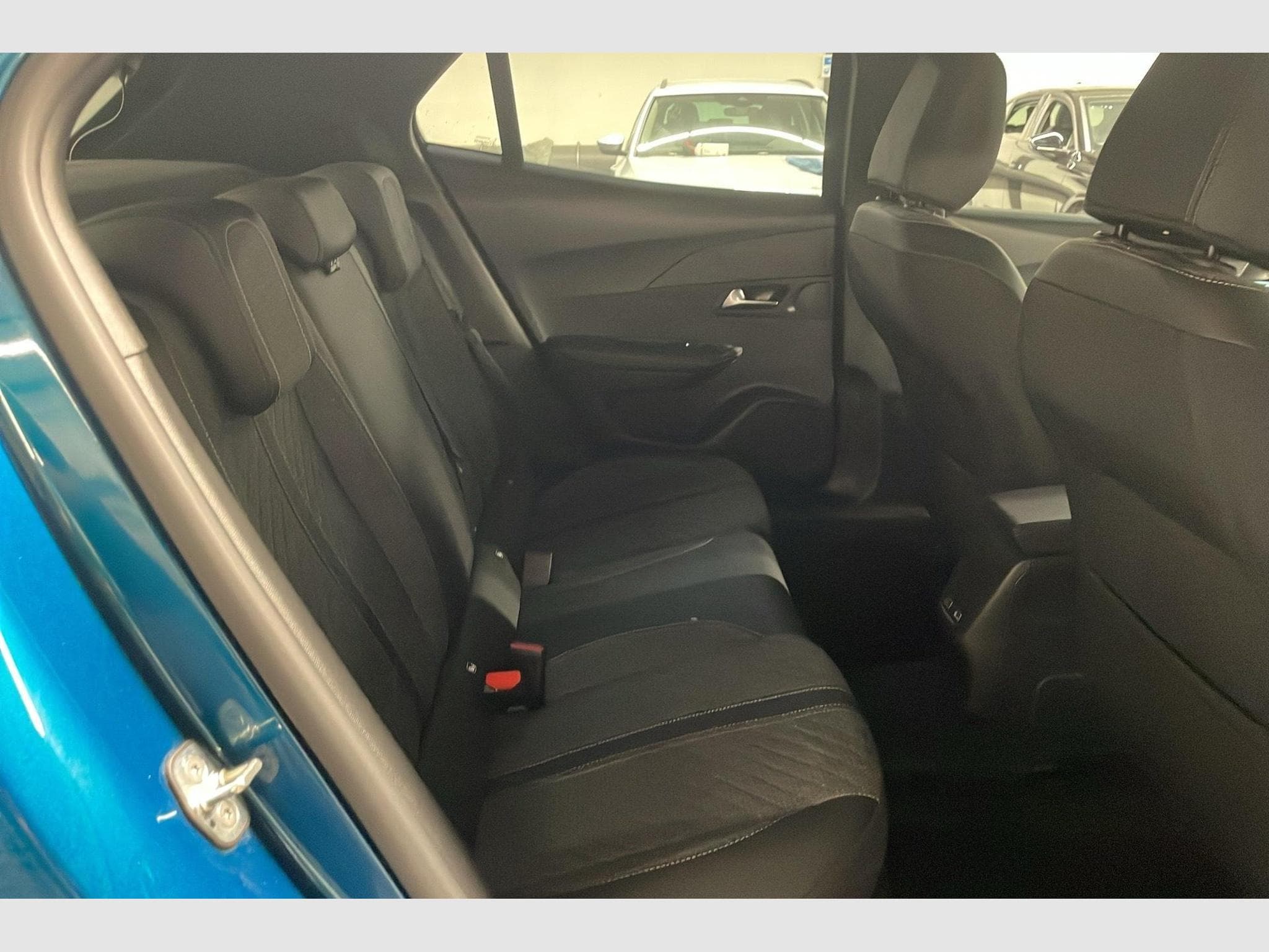 Peugeot 2008 100 S&S BVM6 Allure (2025) - Photo 10