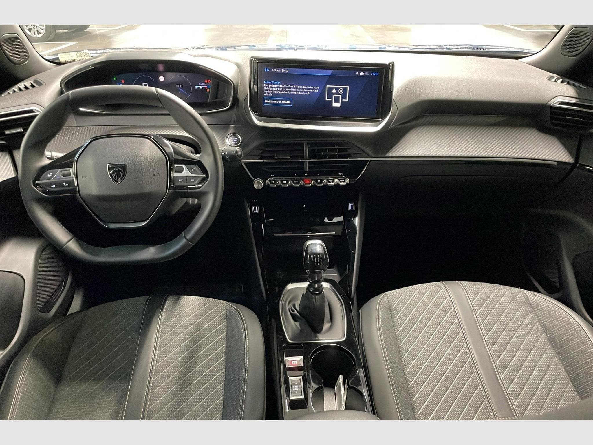 Peugeot 2008 100 S&S BVM6 Allure (2025) - Photo 13