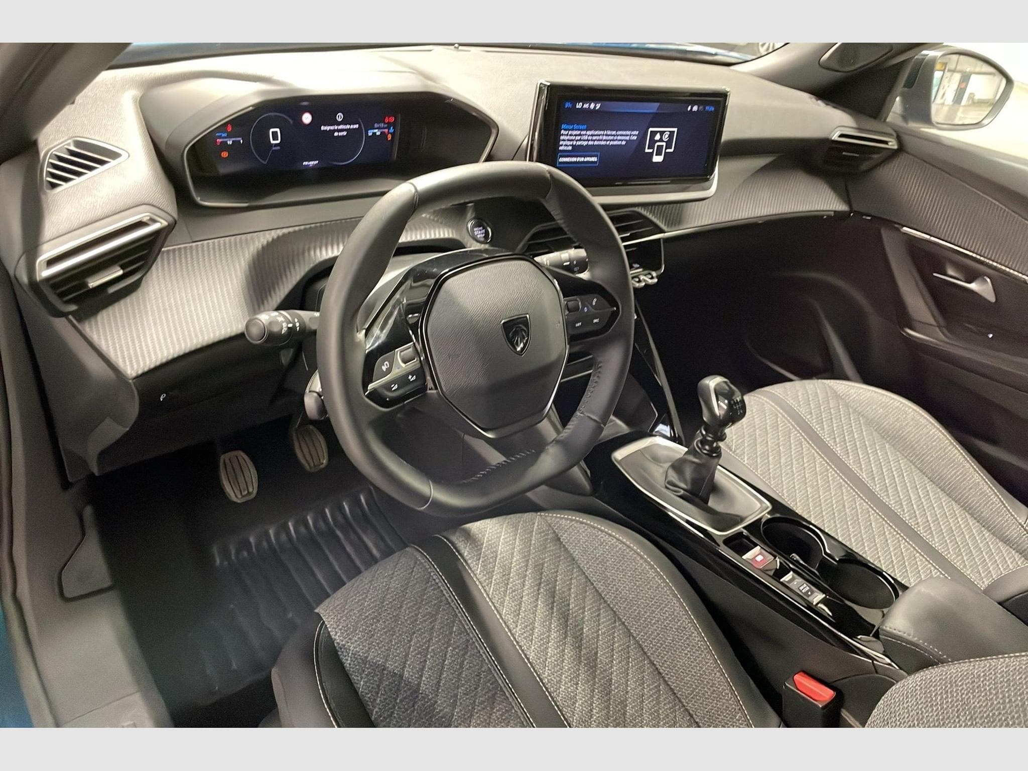 Peugeot 2008 100 S&S BVM6 Allure (2025) - Photo 15