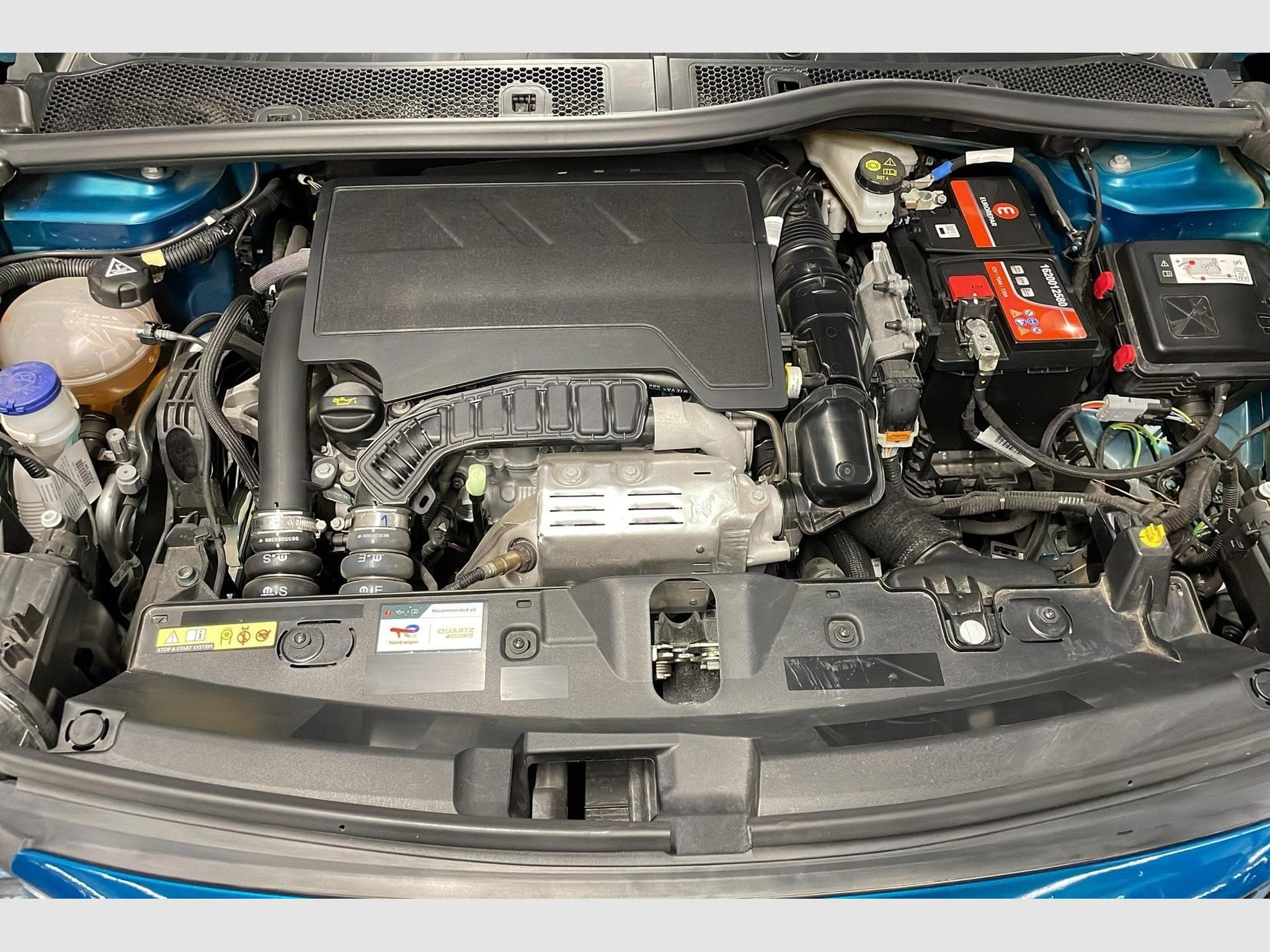 Peugeot 2008 100 S&S BVM6 Allure (2025) - Photo 20