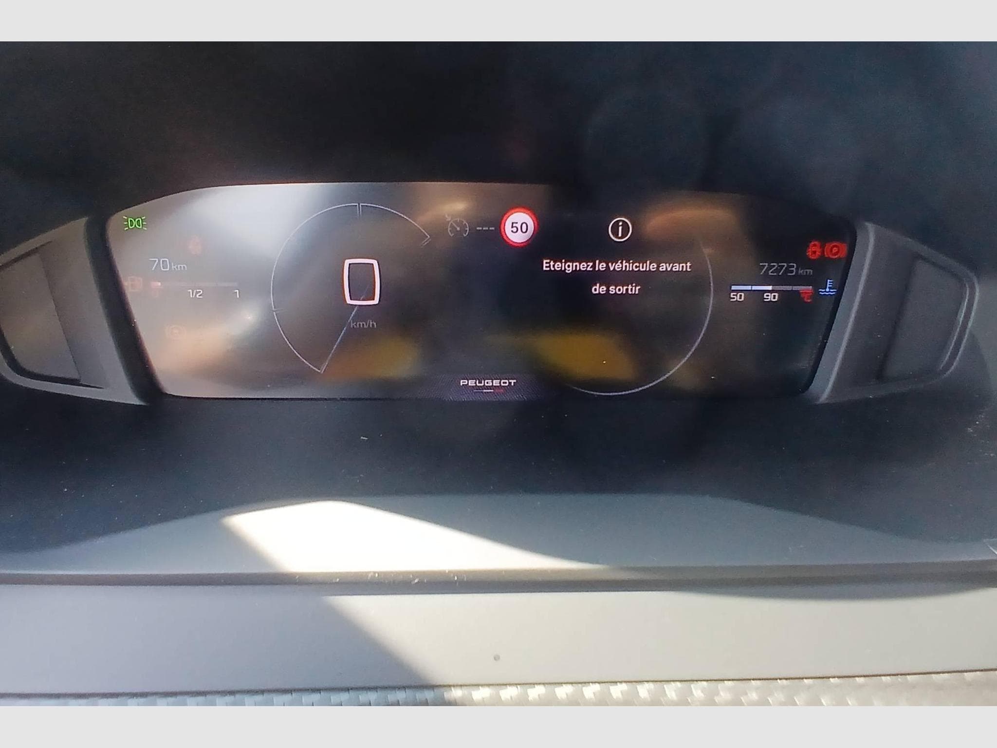 Peugeot 2008 100 S&S BVM6 Allure (2025) - Photo 18