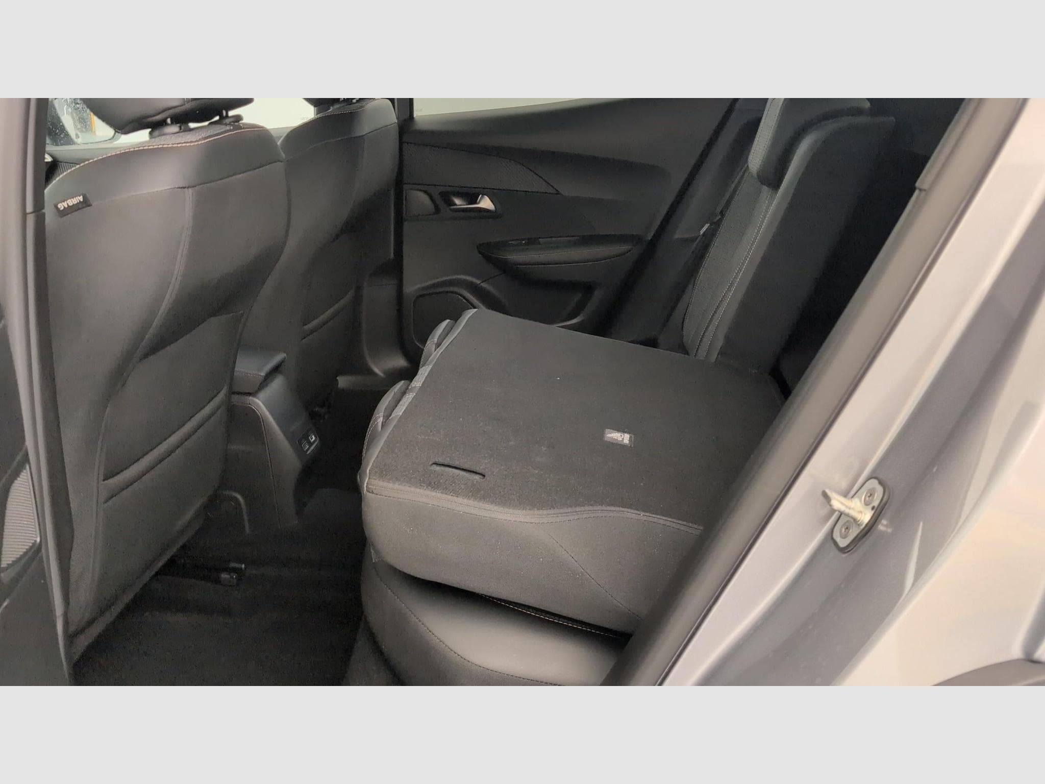 Peugeot 2008 100 S&S BVM6 Allure (2025) - Photo 12