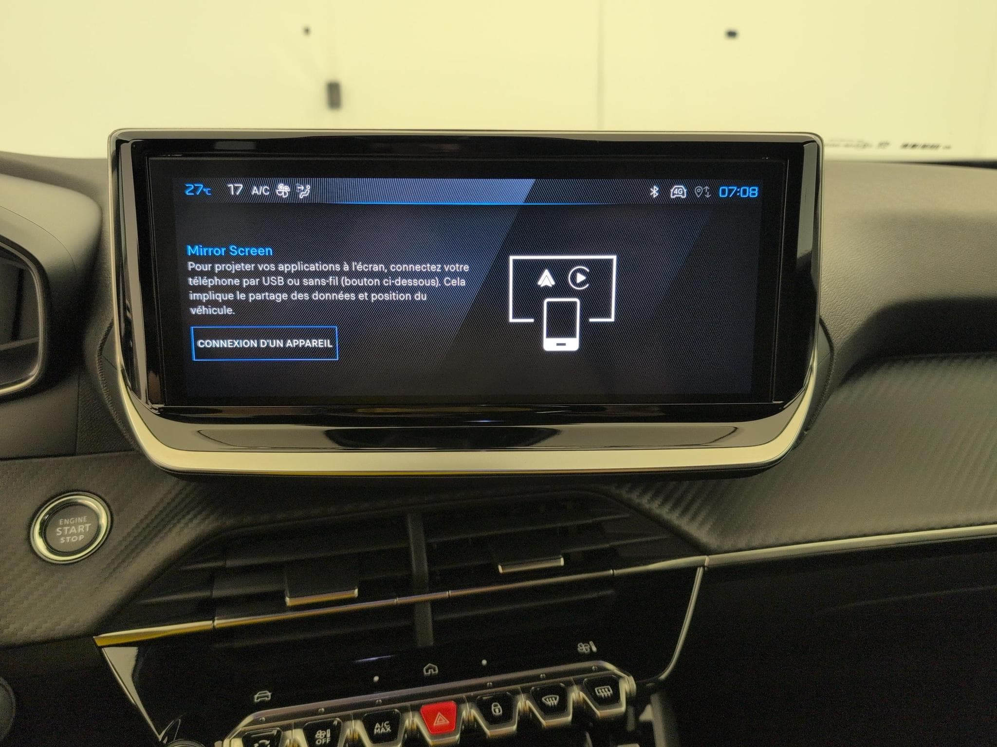 Peugeot 2008 100 S&S BVM6 Allure (2025) - Photo 17