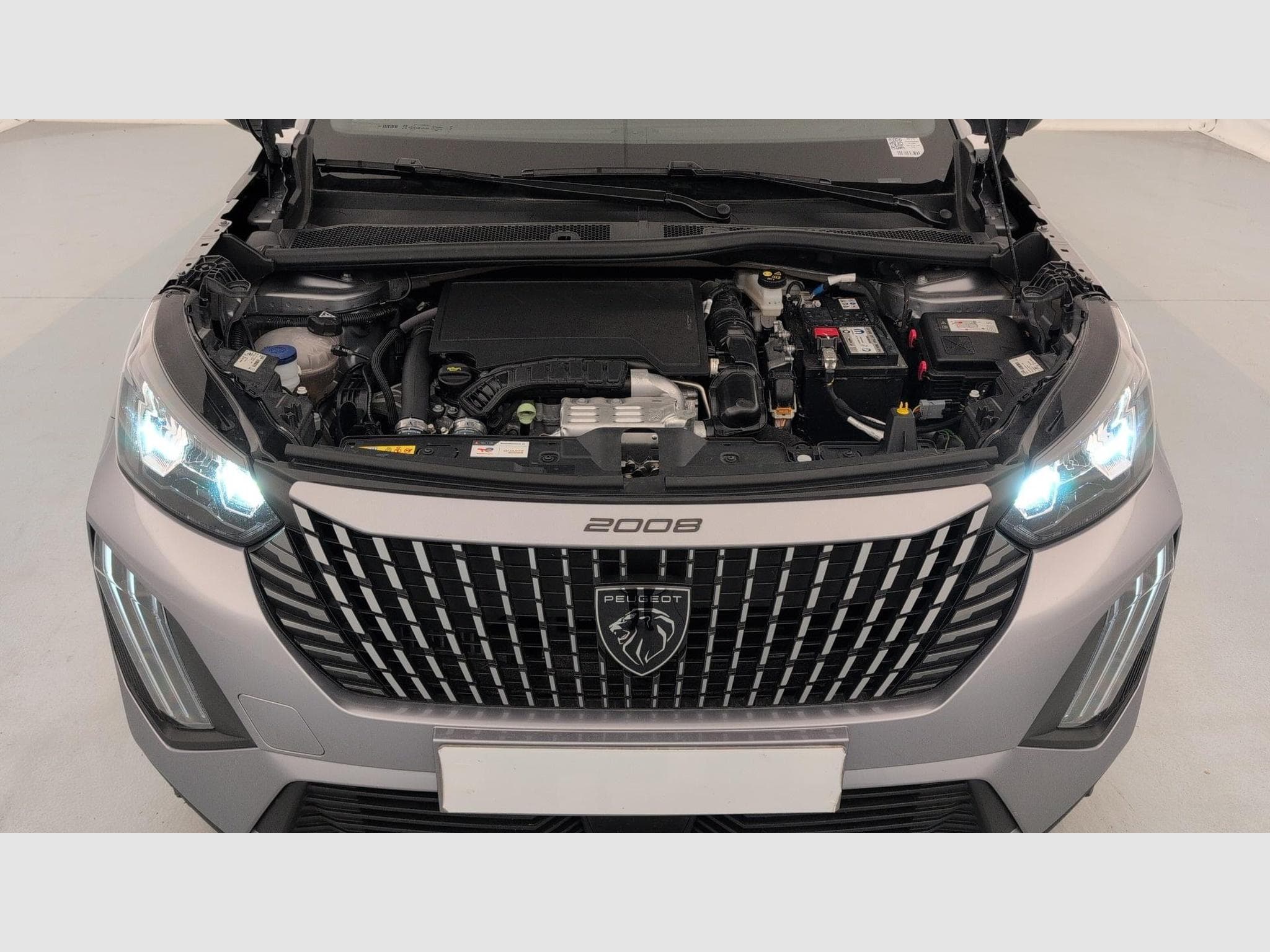 Peugeot 2008 100 S&S BVM6 Allure (2025) - Photo 19