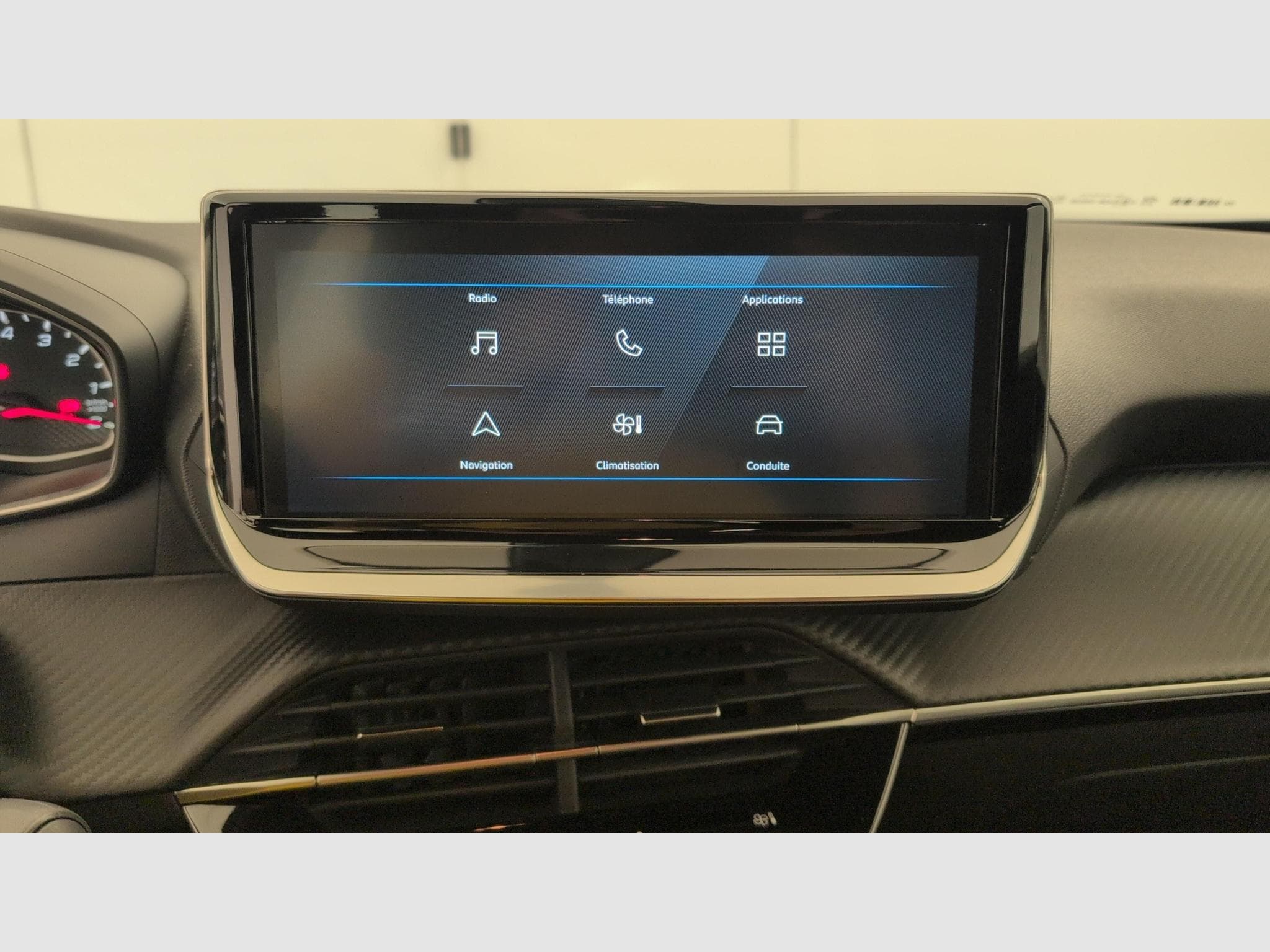 Peugeot 2008 100 S&S BVM6 Style (2025) - Photo 17