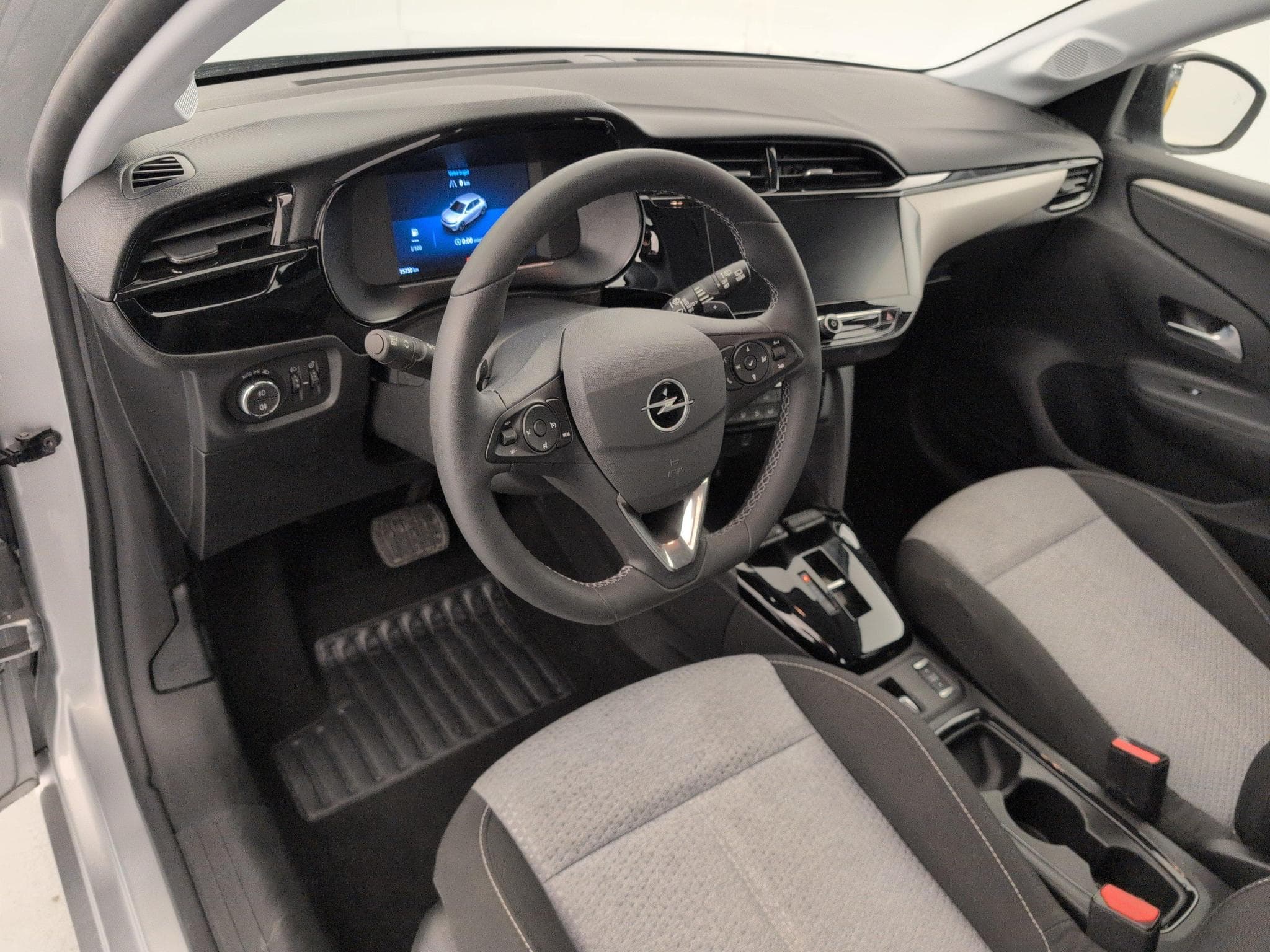 Opel Corsa 1.2 Turbo 100 ch BVA8 Edition (2025) - Photo 15