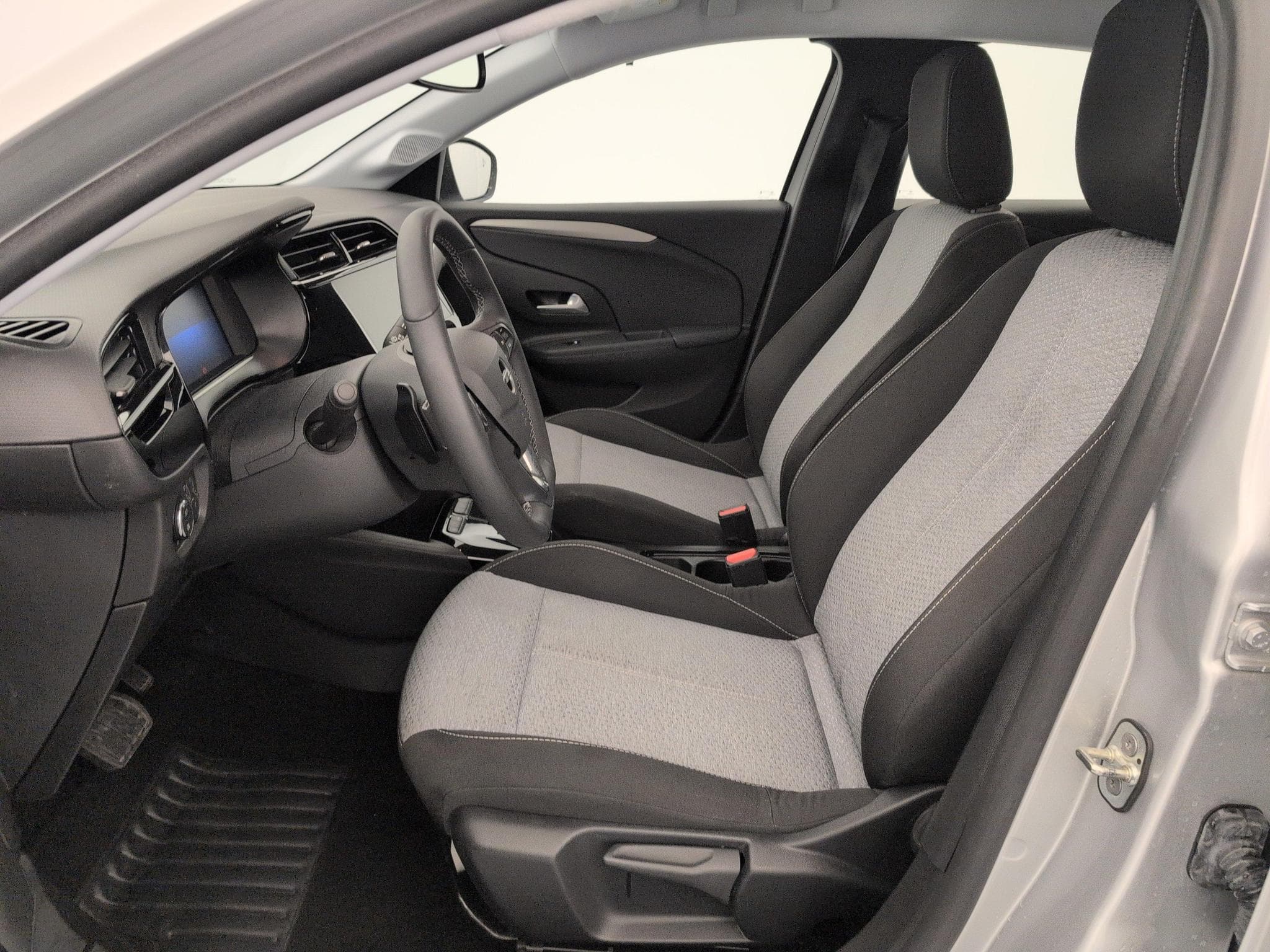 Opel Corsa 1.2 Turbo 100 ch BVA8 Edition (2025) - Photo 16